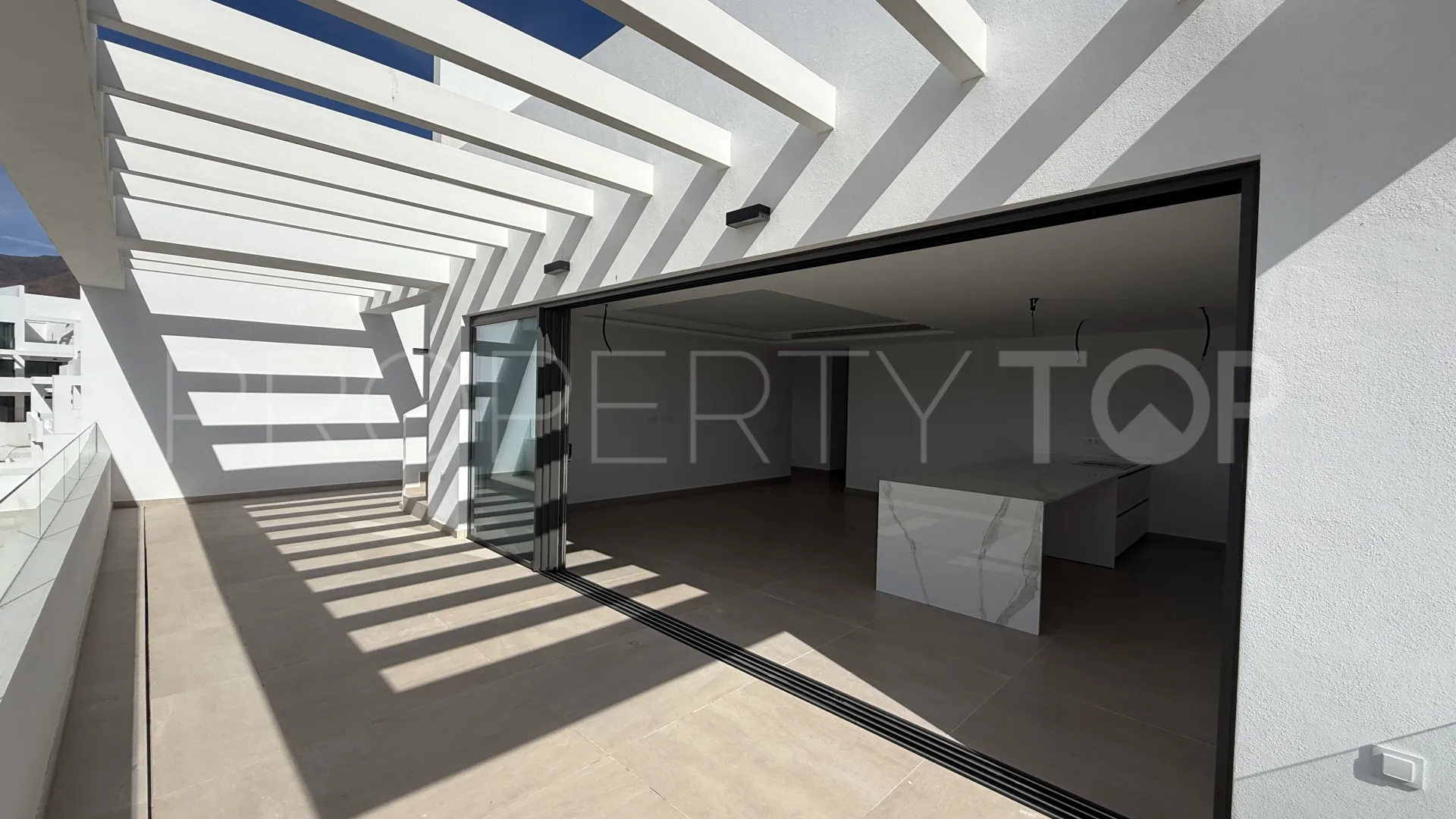 Penthouse in Estepona West for sale
