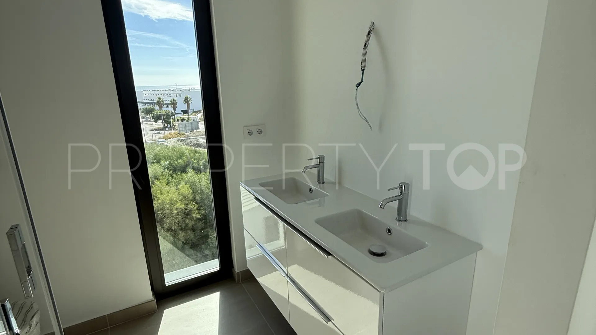 Penthouse in Estepona West for sale