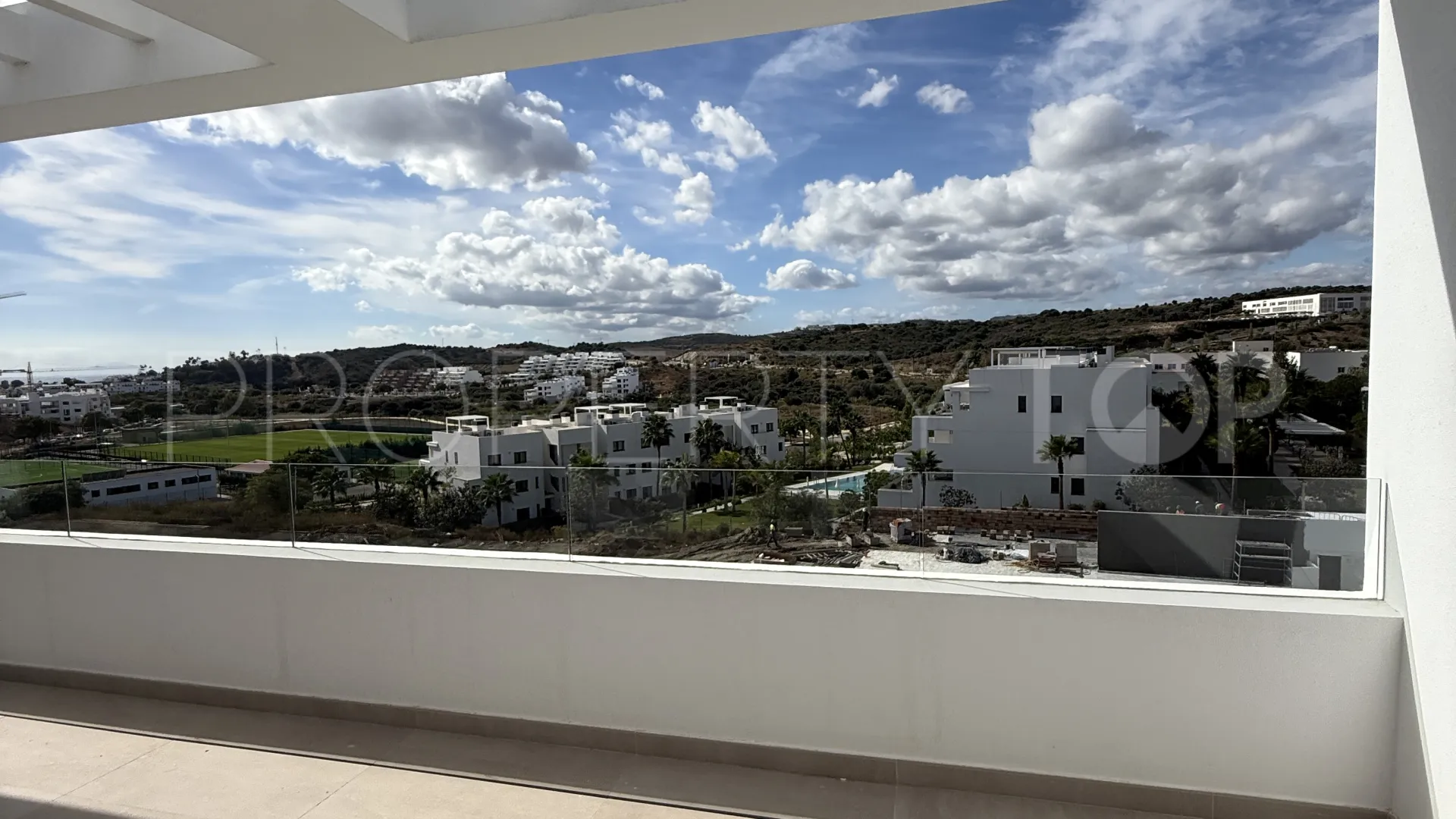 Penthouse in Estepona West for sale