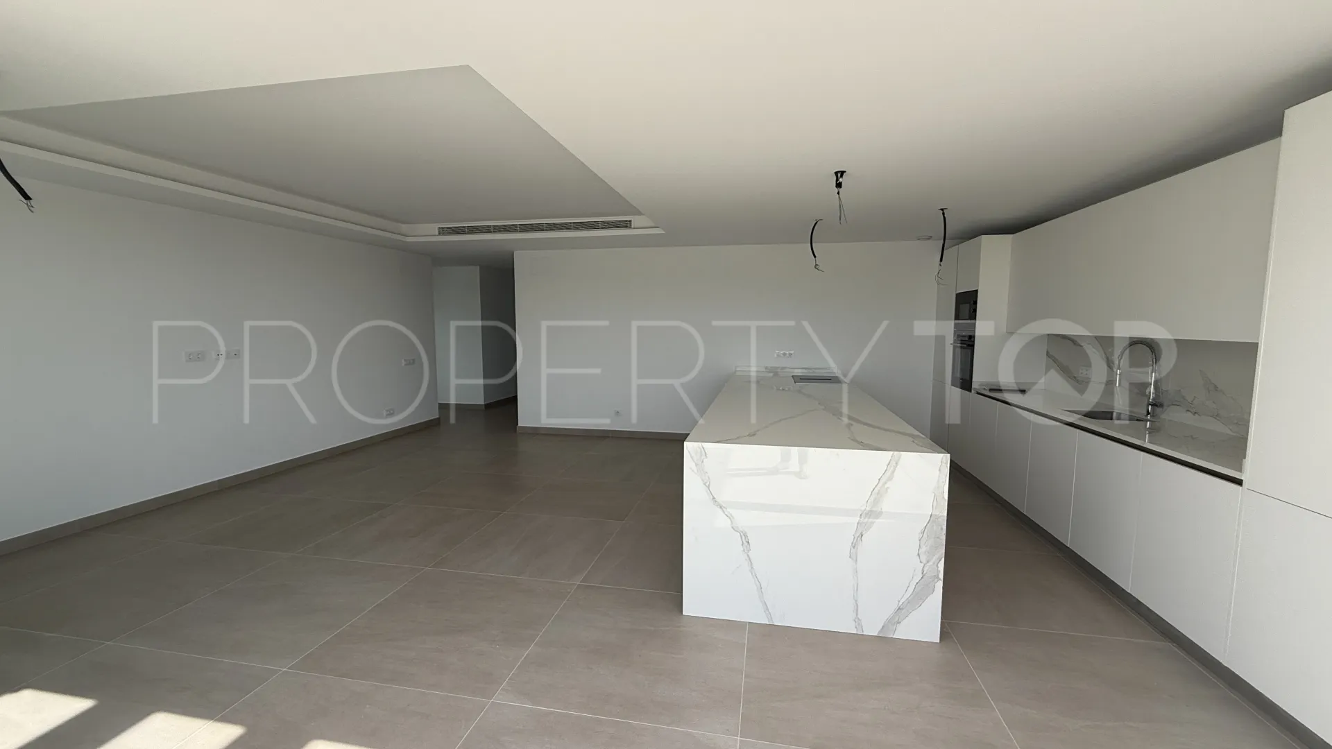 Penthouse in Estepona West for sale