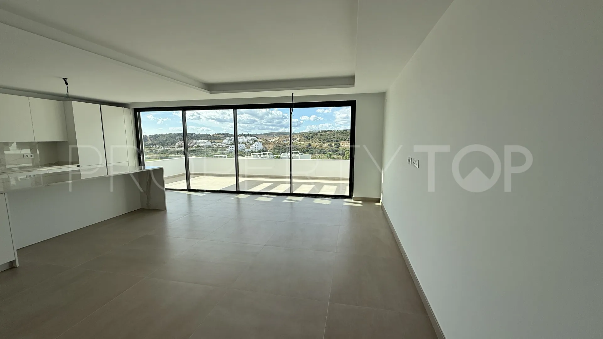 Penthouse in Estepona West for sale