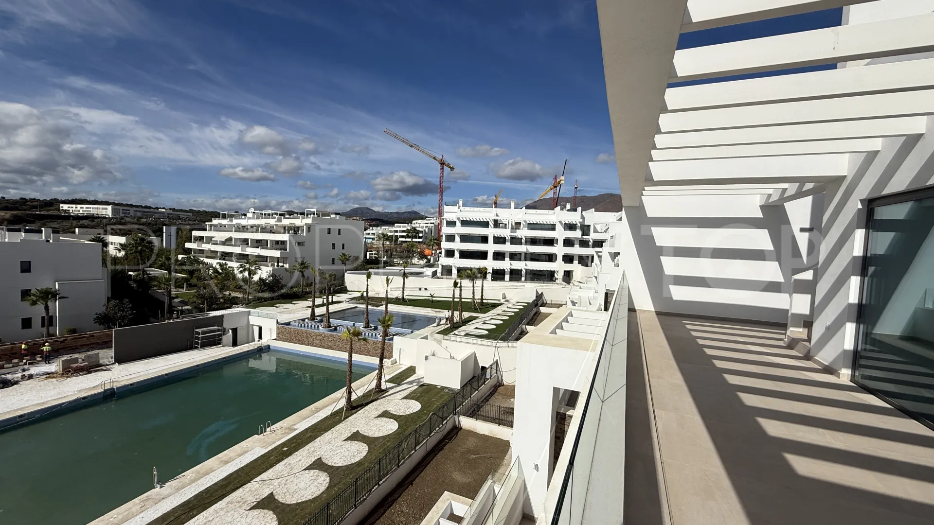 Penthouse in Estepona West for sale