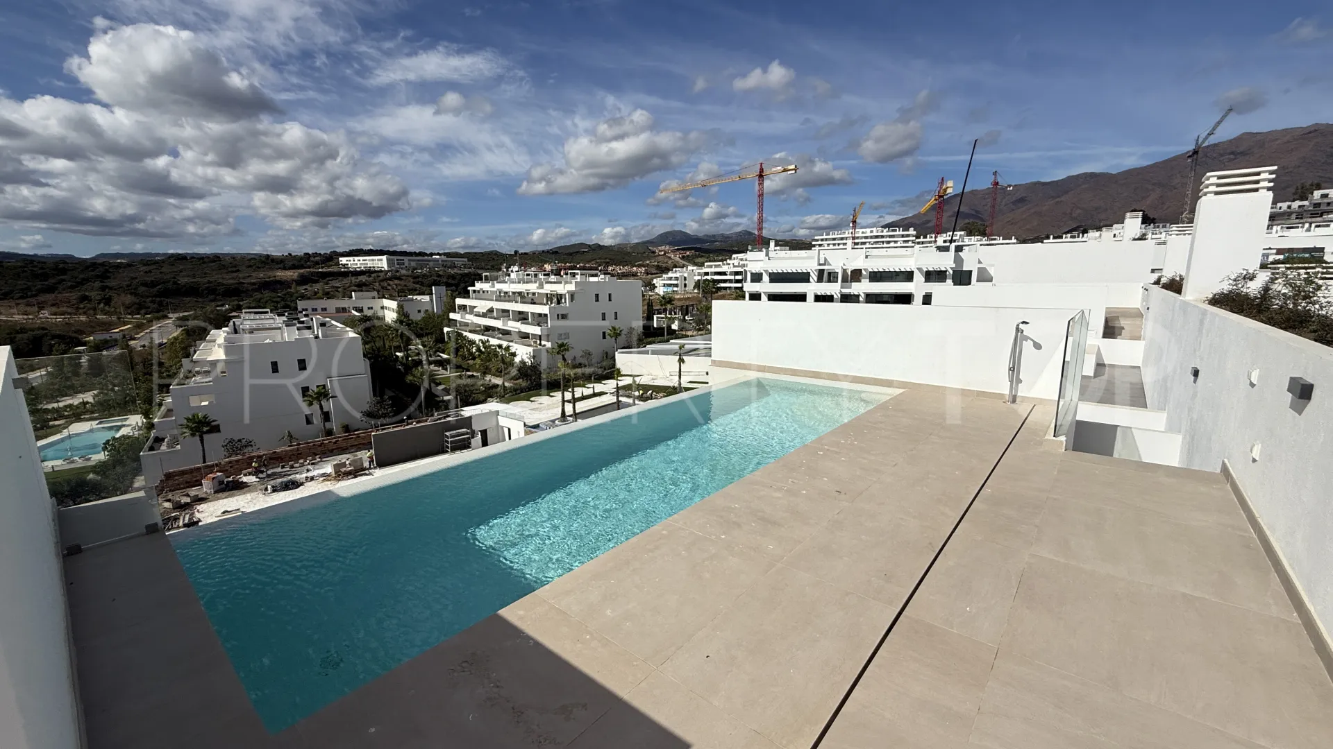 Penthouse in Estepona West for sale