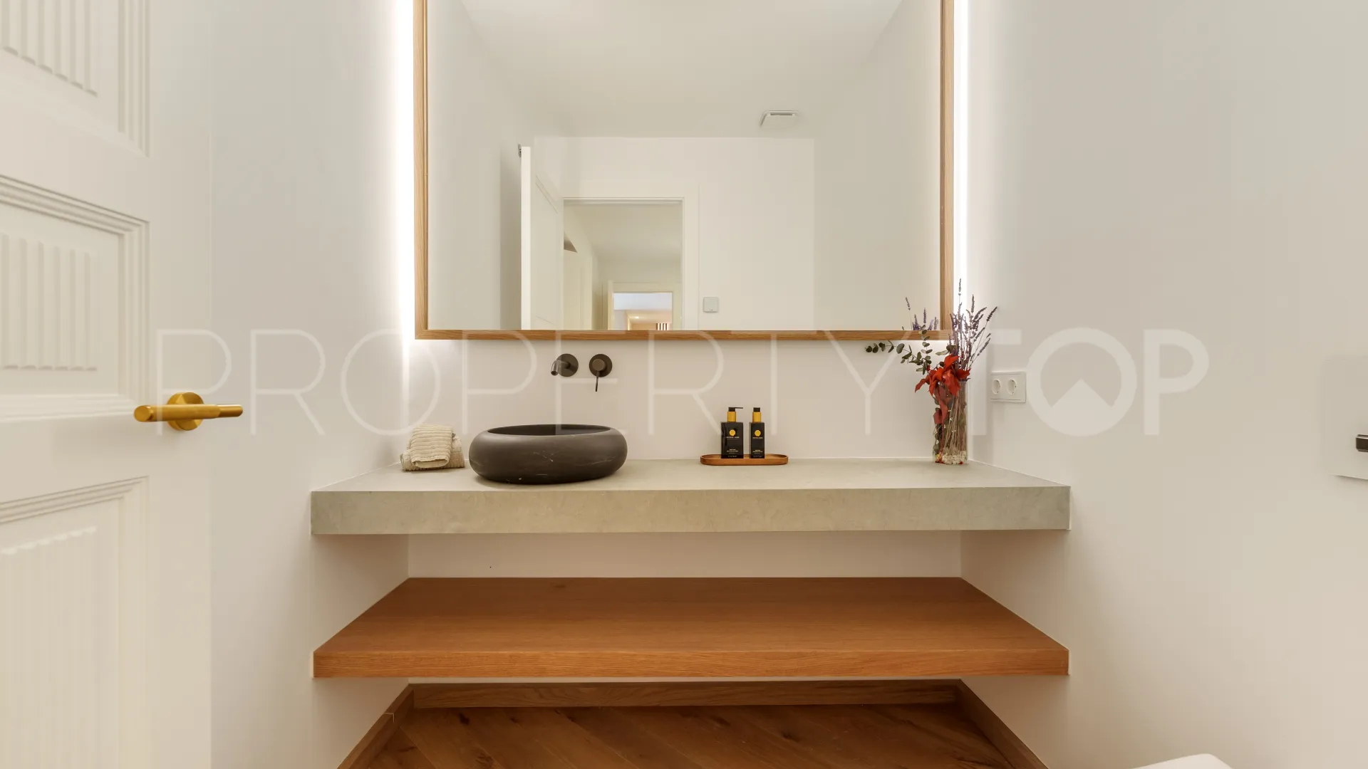 Villa en venta en The Hills con 5 dormitorios