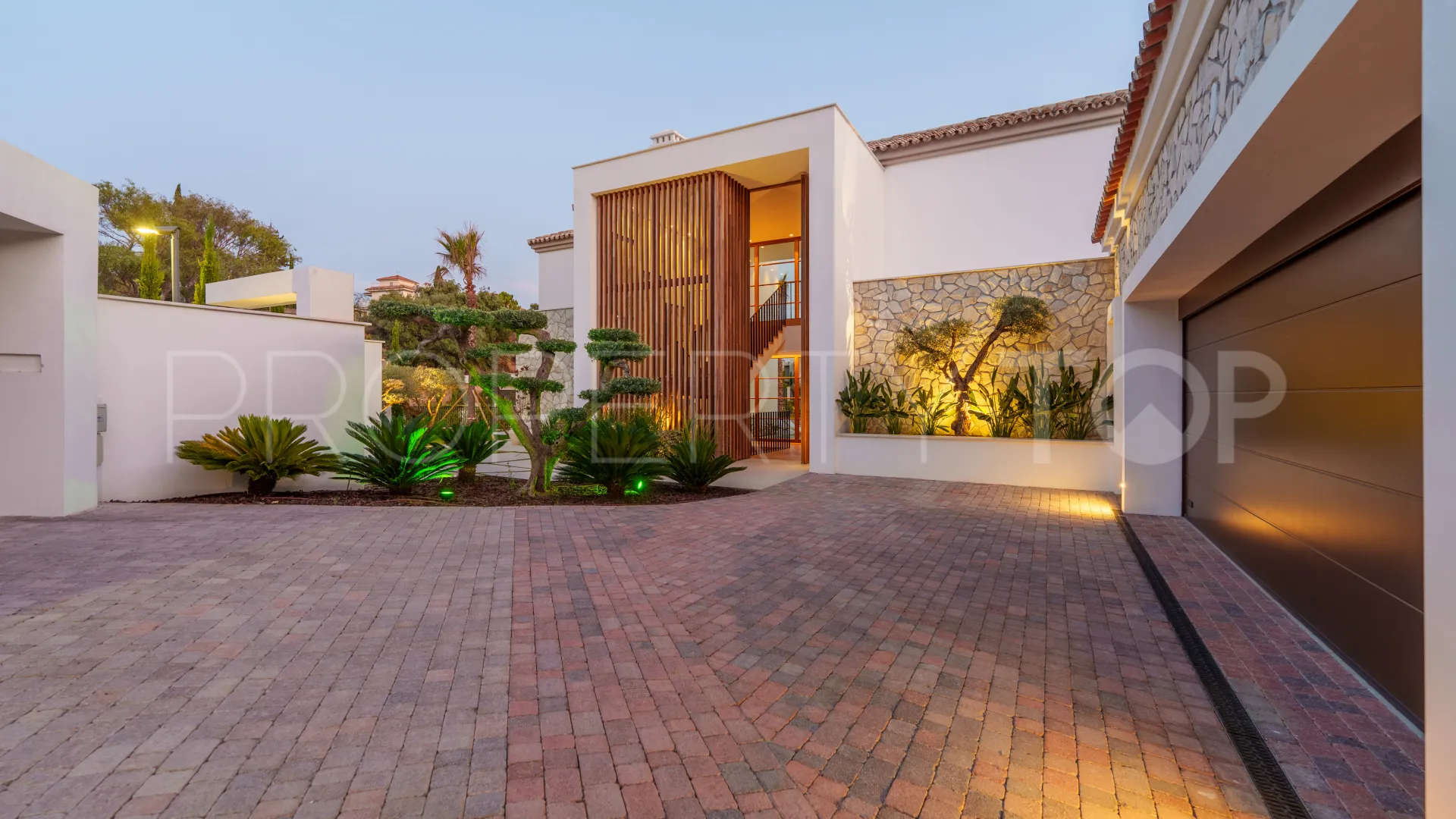 Villa en venta en The Hills con 5 dormitorios