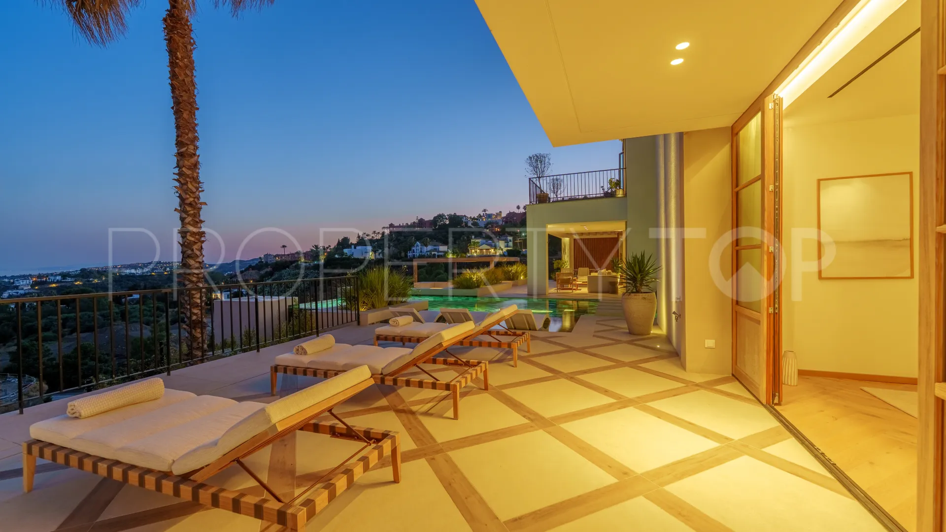 Villa en venta en The Hills con 5 dormitorios