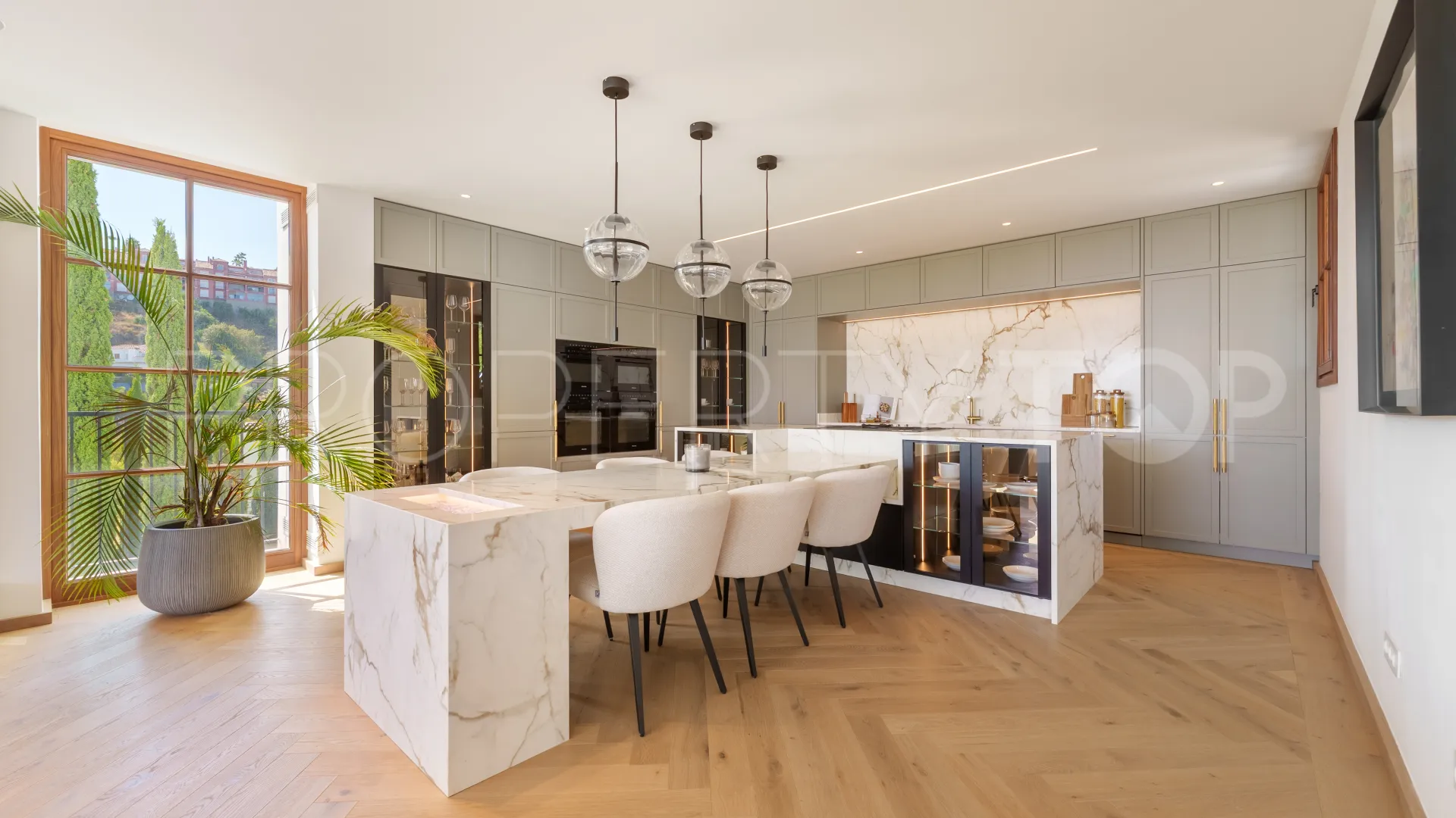 Villa en venta en The Hills con 5 dormitorios