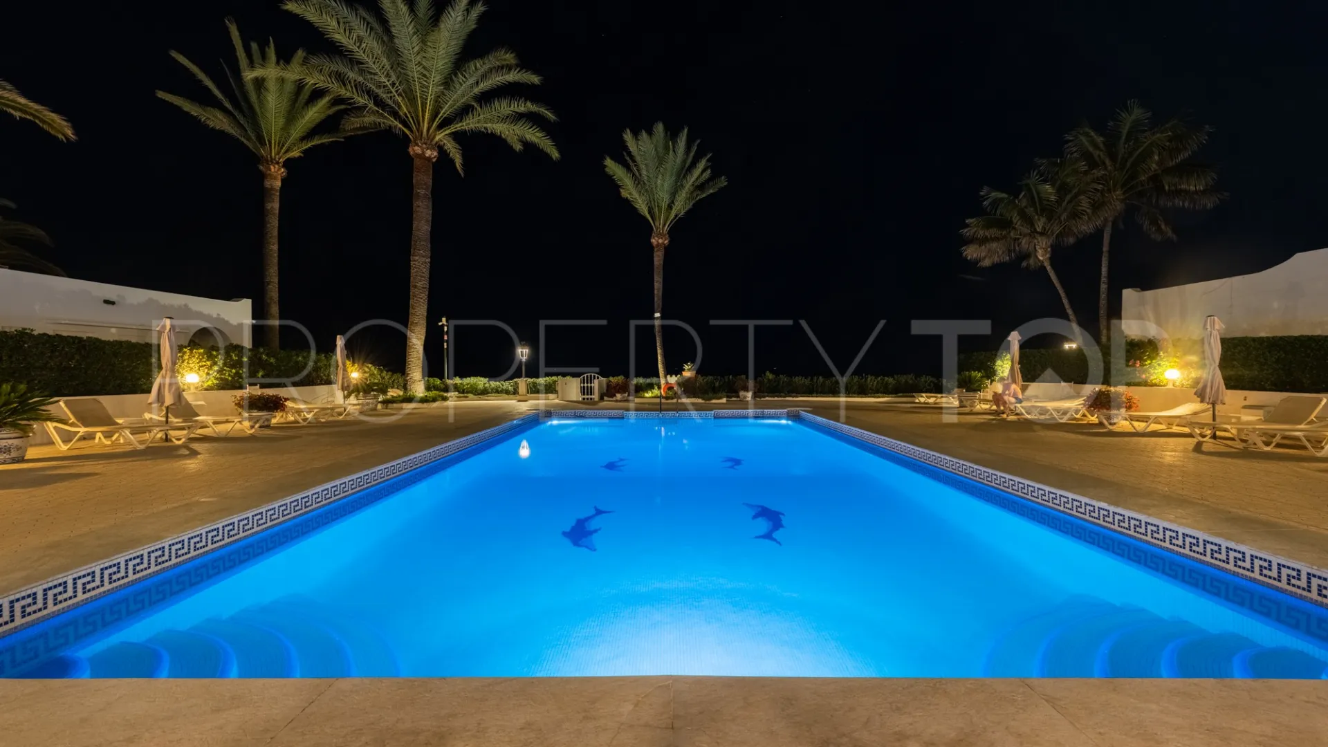 3 bedrooms town house in Oasis de Marbella for sale