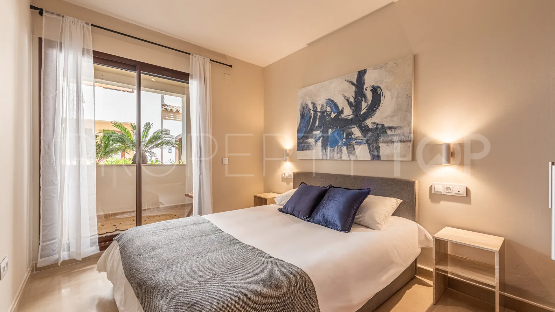 Ground floor apartment for sale in Medina de Banús with 2 bedrooms