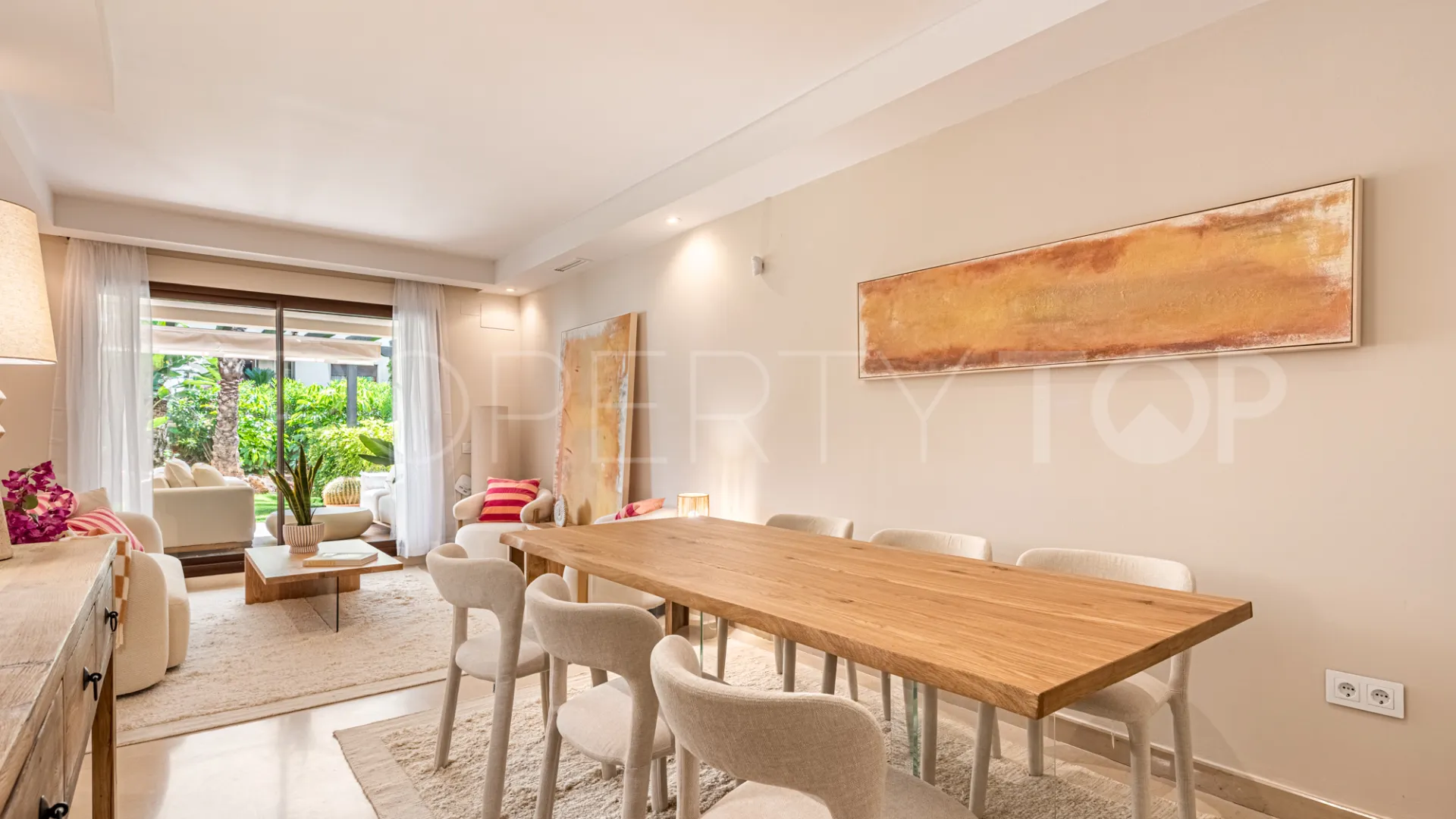 Ground floor apartment for sale in Medina de Banús with 2 bedrooms