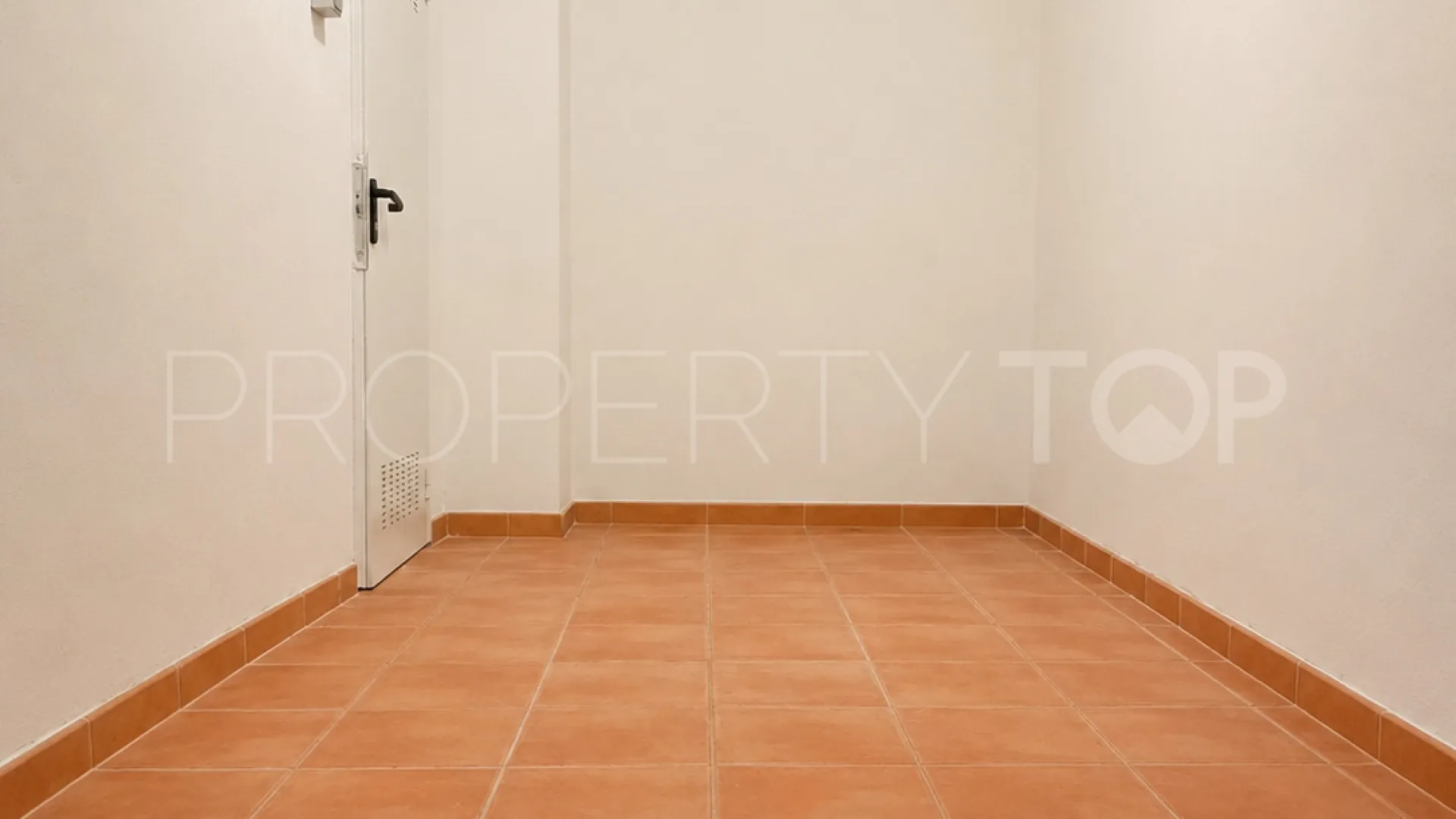 Ground floor apartment for sale in Medina de Banús with 2 bedrooms