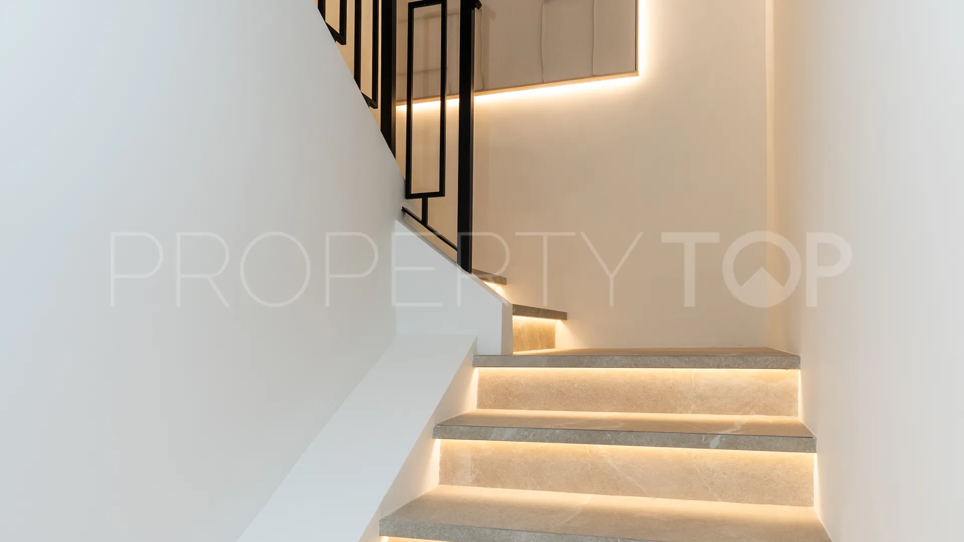 Town house for sale in La Rinconada with 4 bedrooms