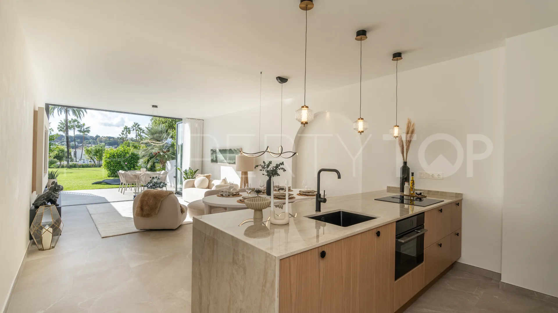 Town house for sale in La Rinconada with 4 bedrooms