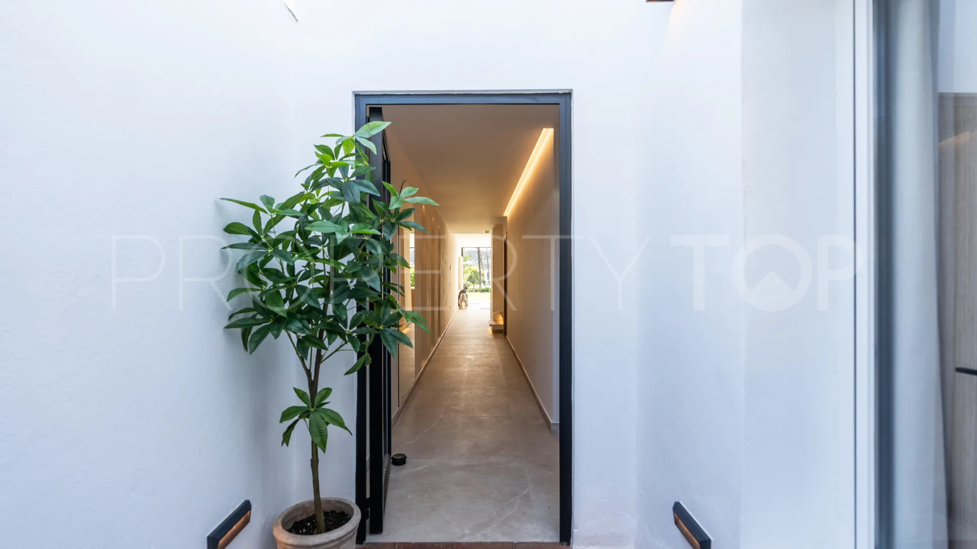Town house for sale in La Rinconada with 4 bedrooms