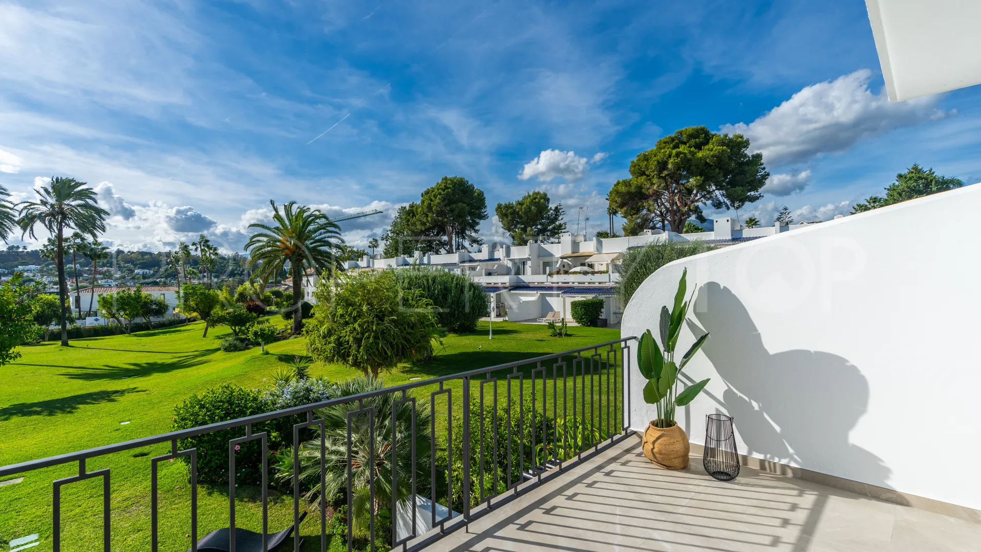 Town house for sale in La Rinconada with 4 bedrooms