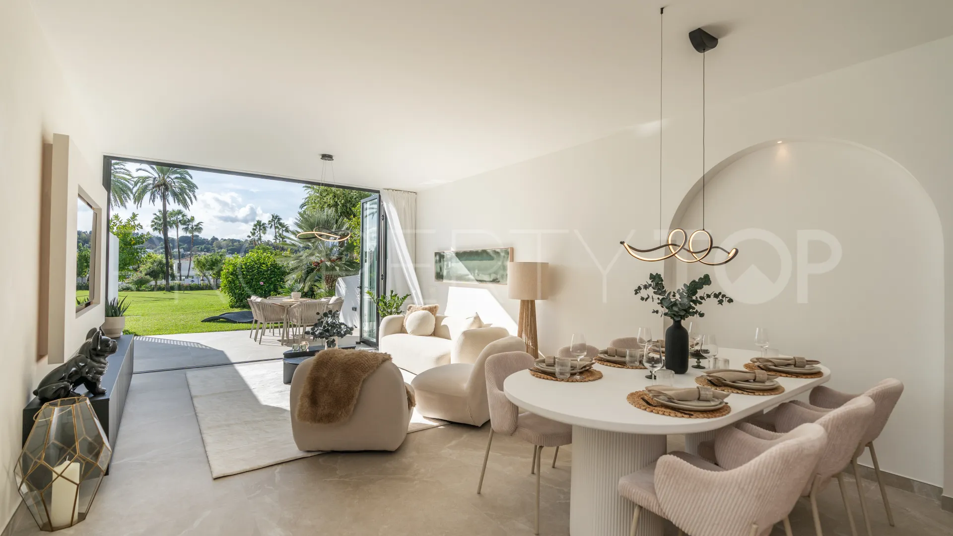 Town house for sale in La Rinconada with 4 bedrooms