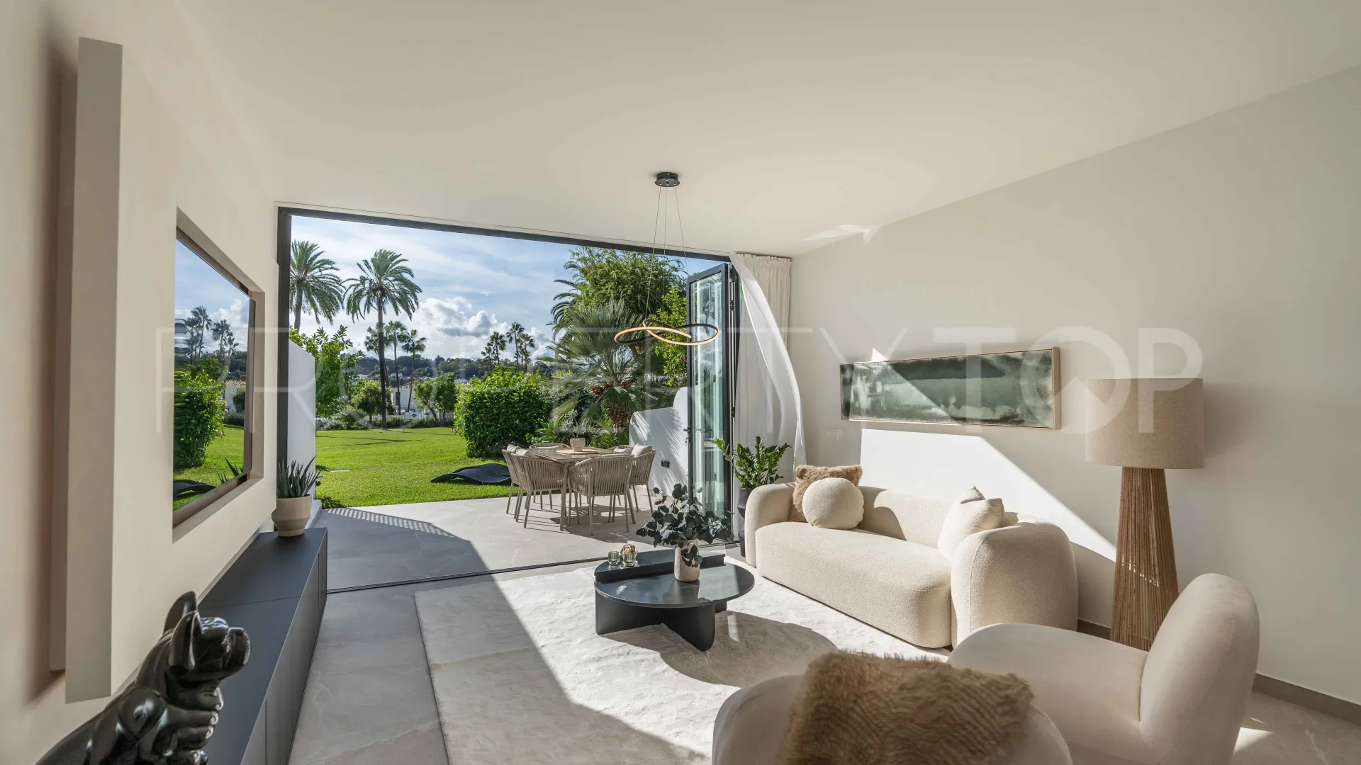 Town house for sale in La Rinconada with 4 bedrooms