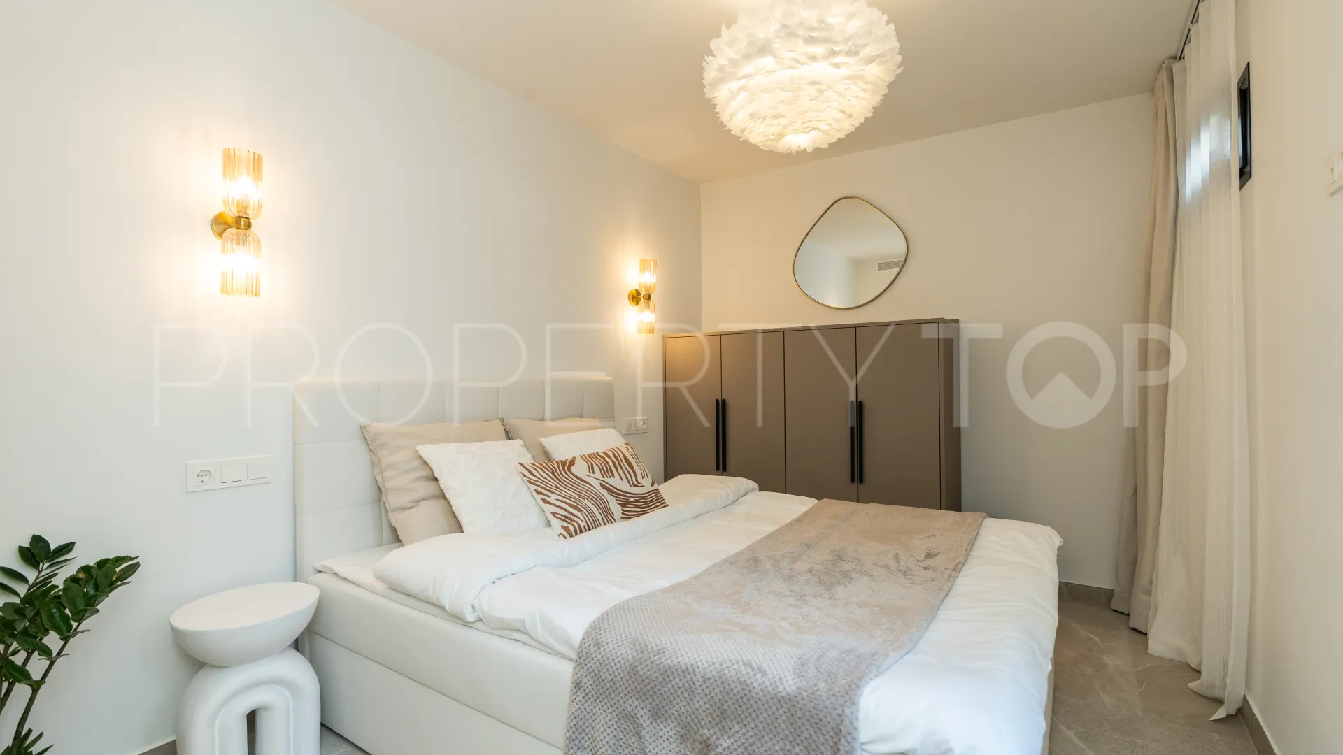 Town house for sale in La Rinconada with 4 bedrooms