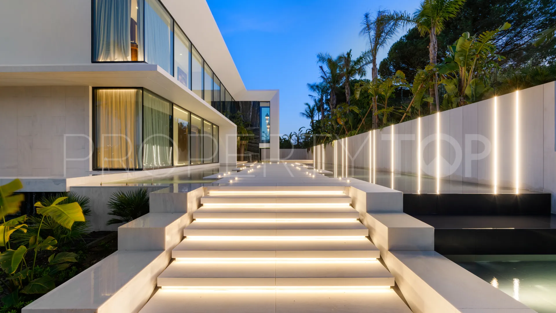 Villa for sale in Sotogrande Alto with 6 bedrooms