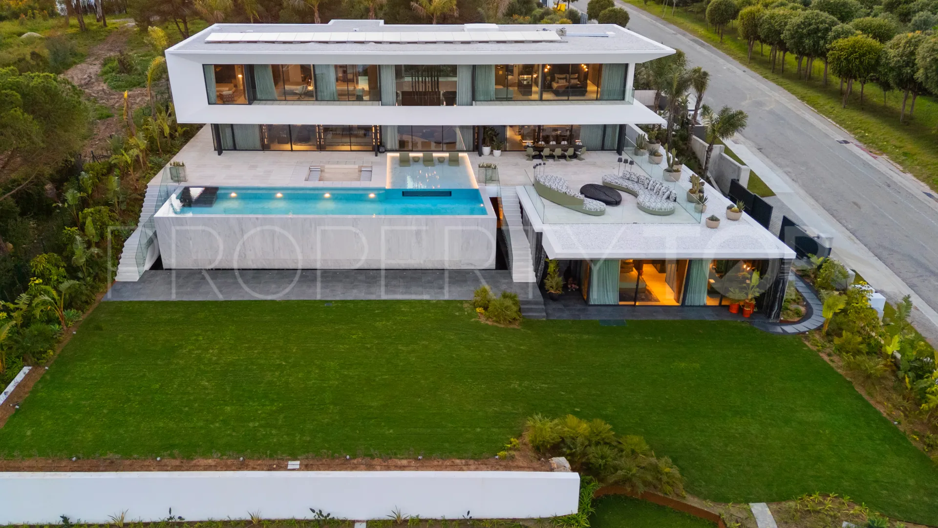 Villa for sale in Sotogrande Alto with 6 bedrooms