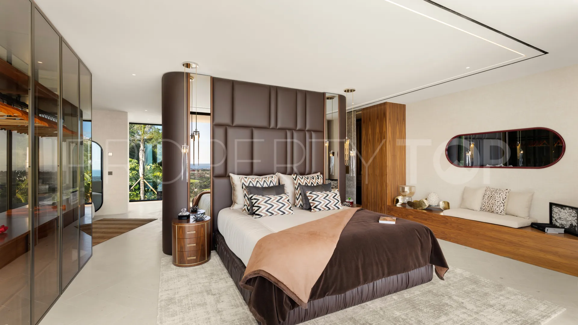 Villa for sale in Sotogrande Alto with 6 bedrooms