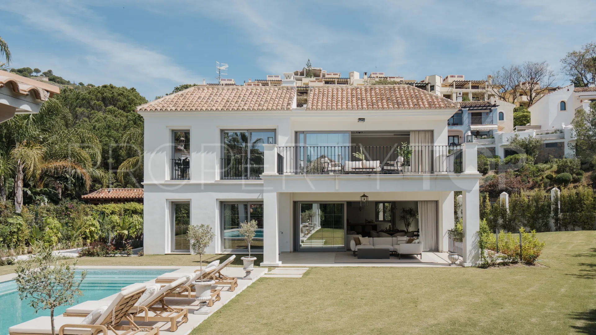 Comprar villa de 4 dormitorios en Los Arqueros