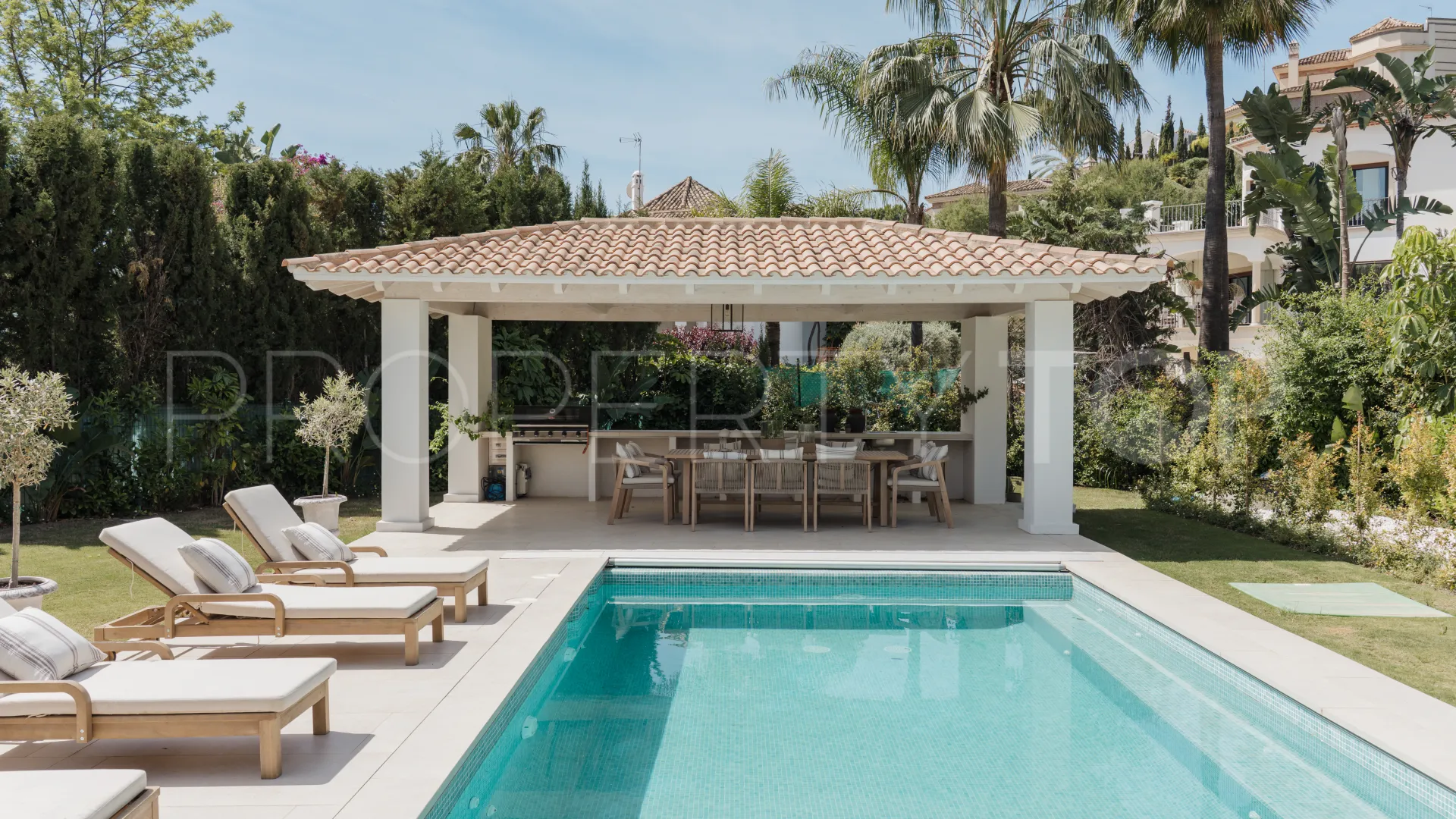 Comprar villa de 4 dormitorios en Los Arqueros