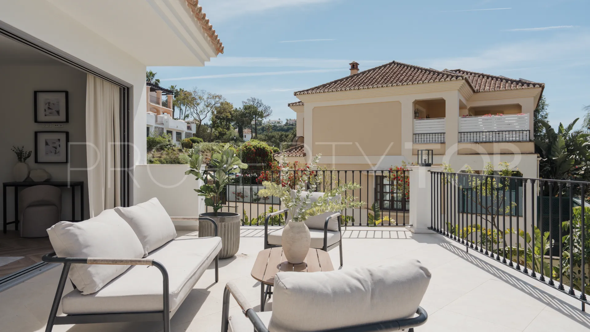 Comprar villa de 4 dormitorios en Los Arqueros