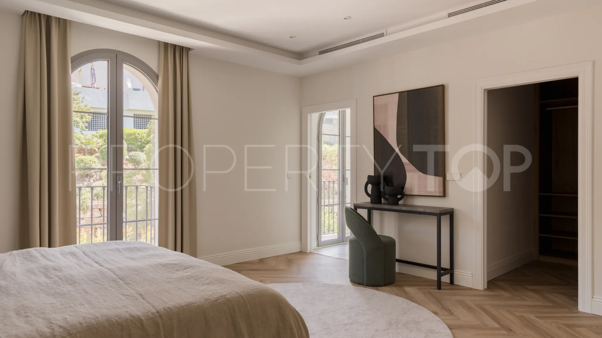 Comprar villa de 4 dormitorios en Los Arqueros
