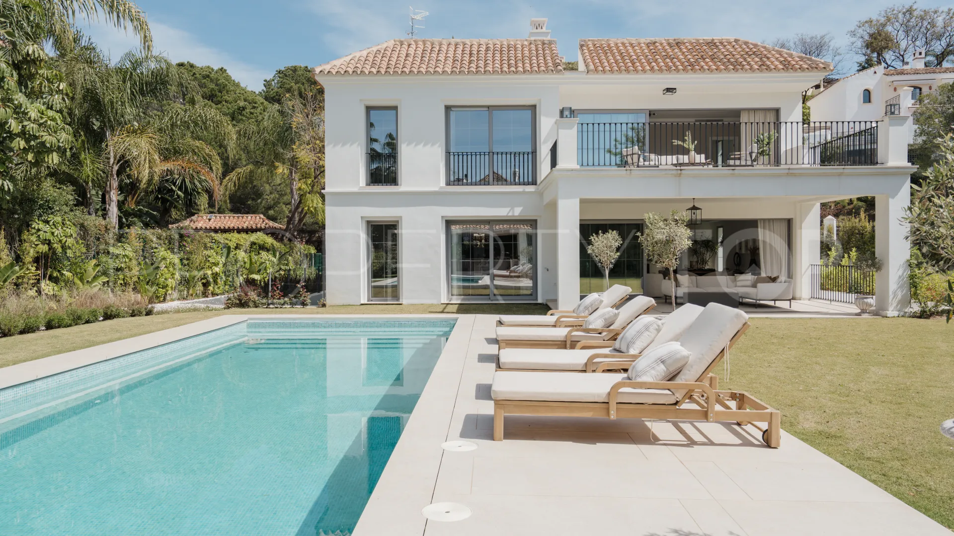 Comprar villa de 4 dormitorios en Los Arqueros