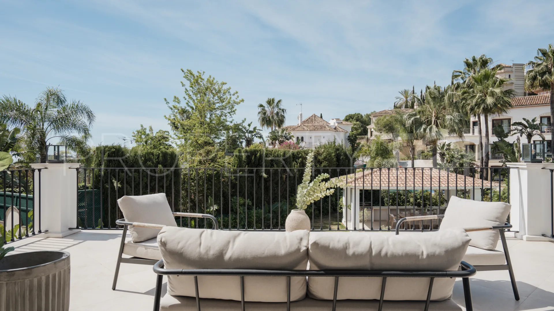 Comprar villa de 4 dormitorios en Los Arqueros