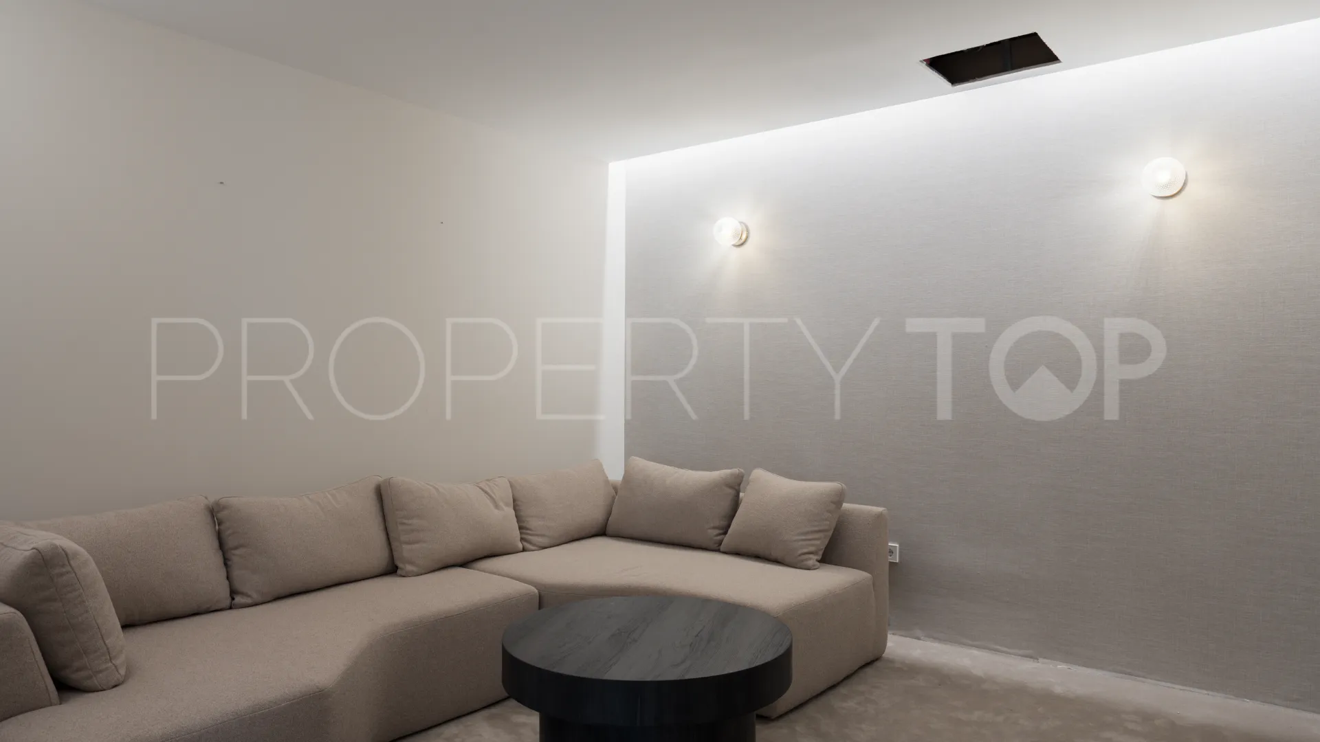 Comprar villa de 4 dormitorios en Los Arqueros