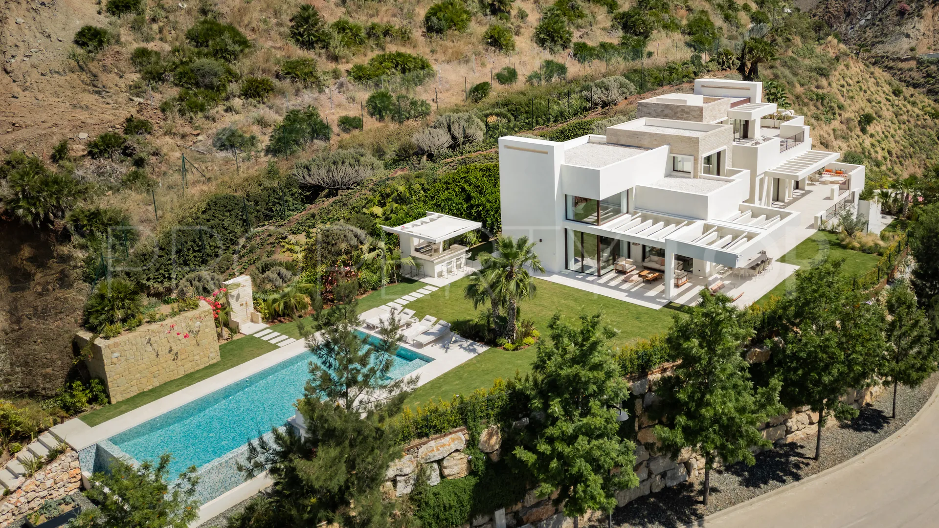 Villa de 4 dormitorios en venta en Real de La Quinta