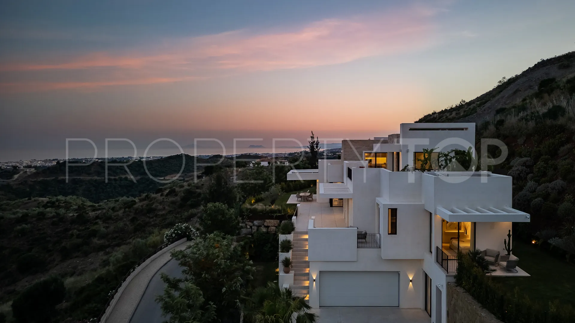 Villa de 4 dormitorios en venta en Real de La Quinta