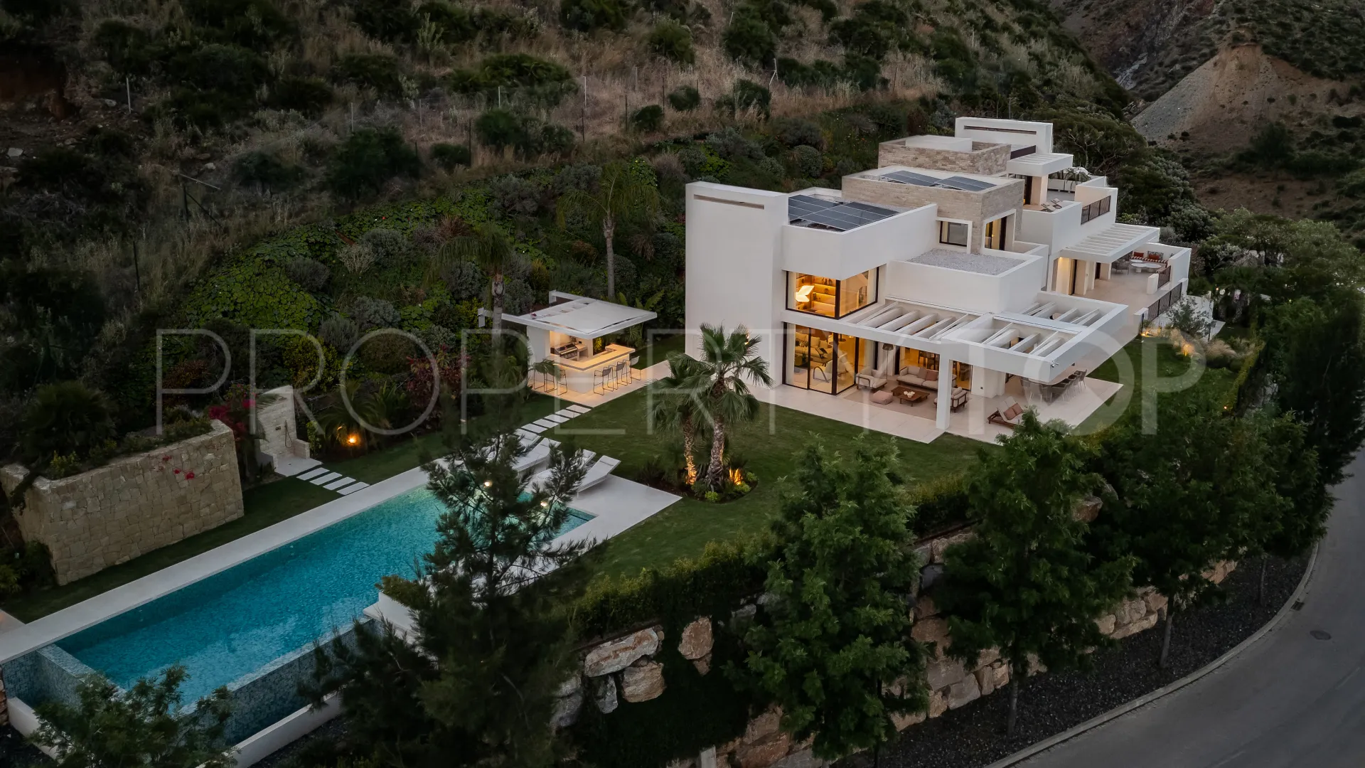 For sale 4 bedrooms villa in Real de La Quinta