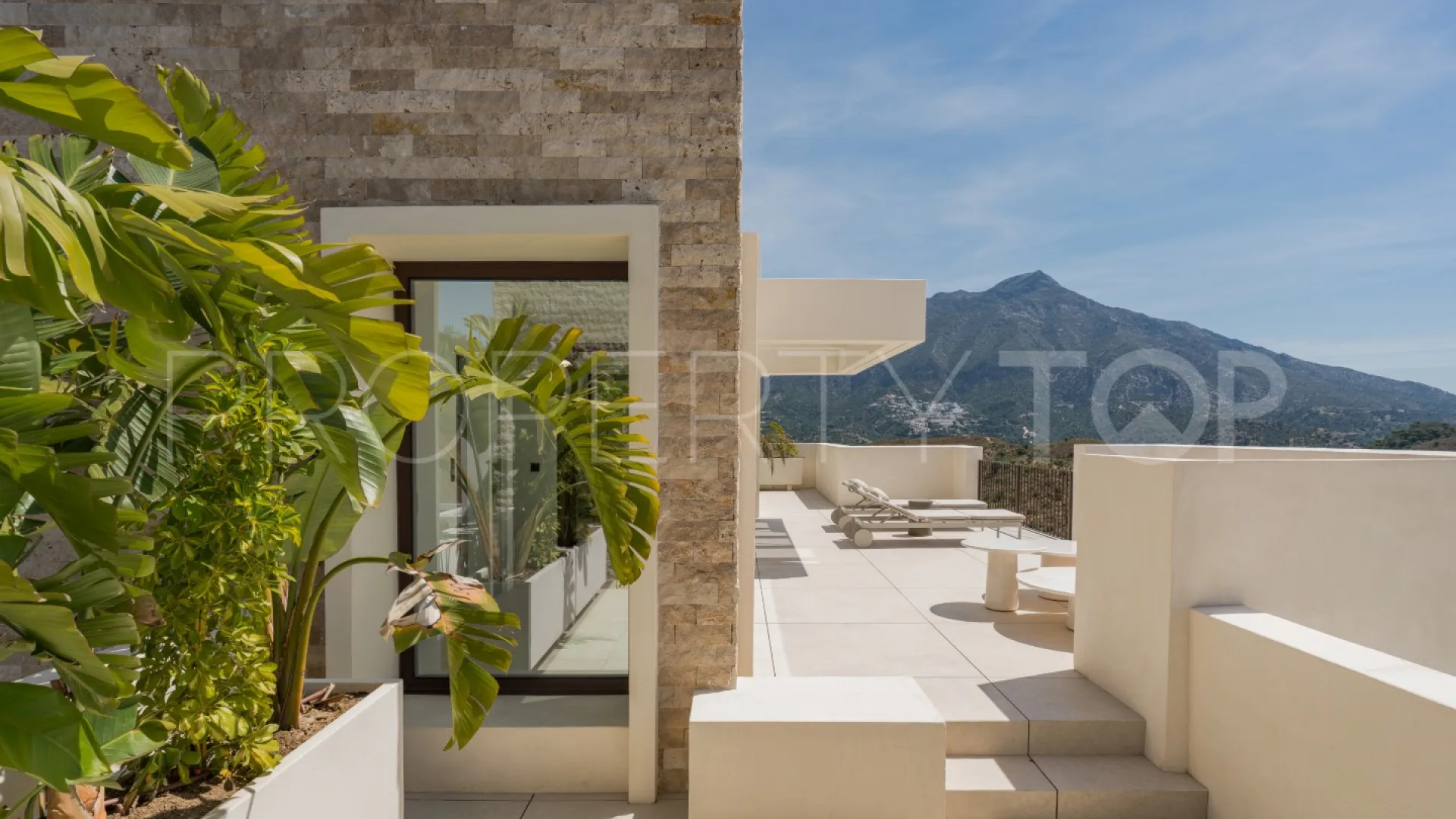 Villa de 4 dormitorios en venta en Real de La Quinta