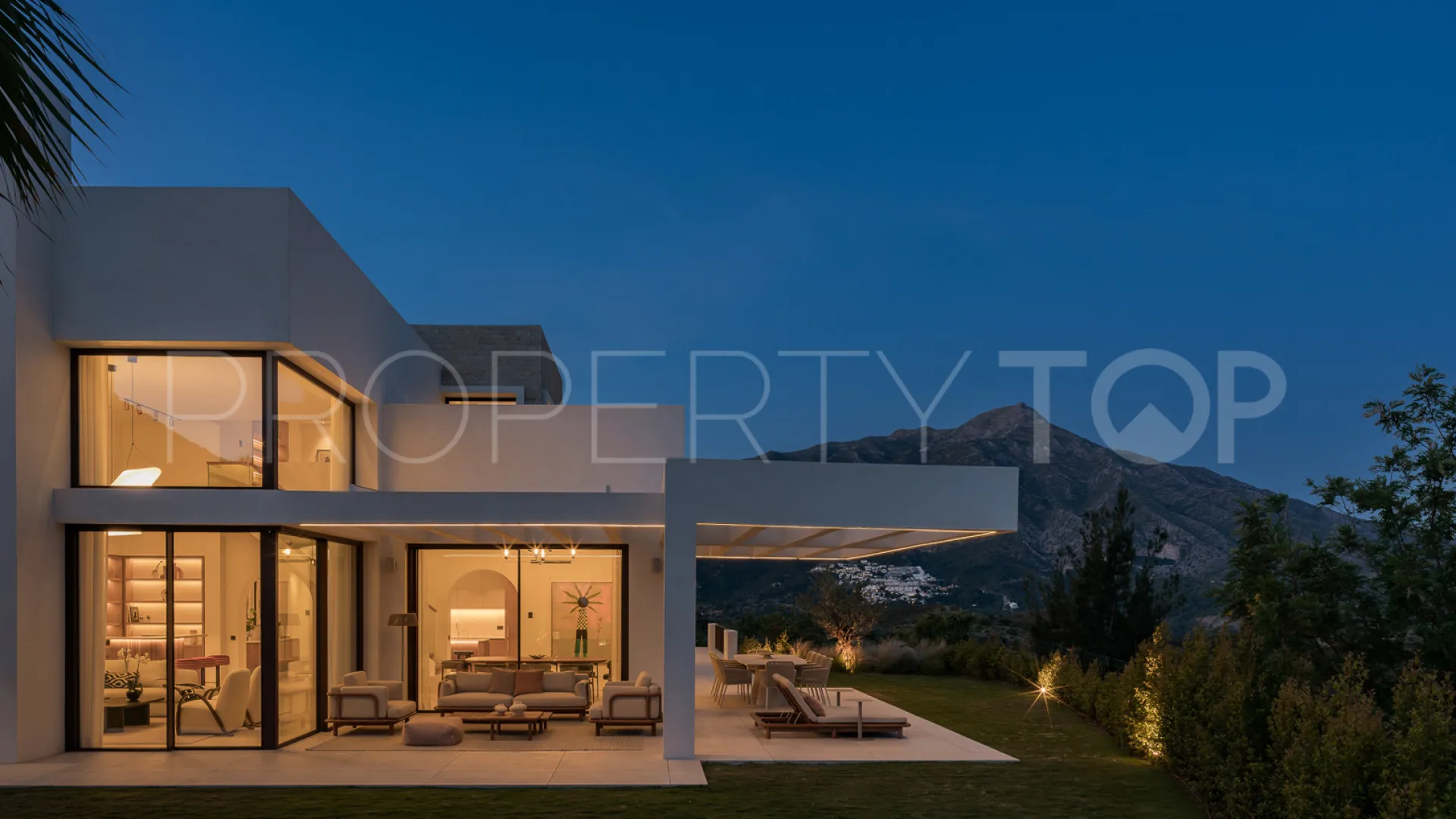 Villa de 4 dormitorios en venta en Real de La Quinta
