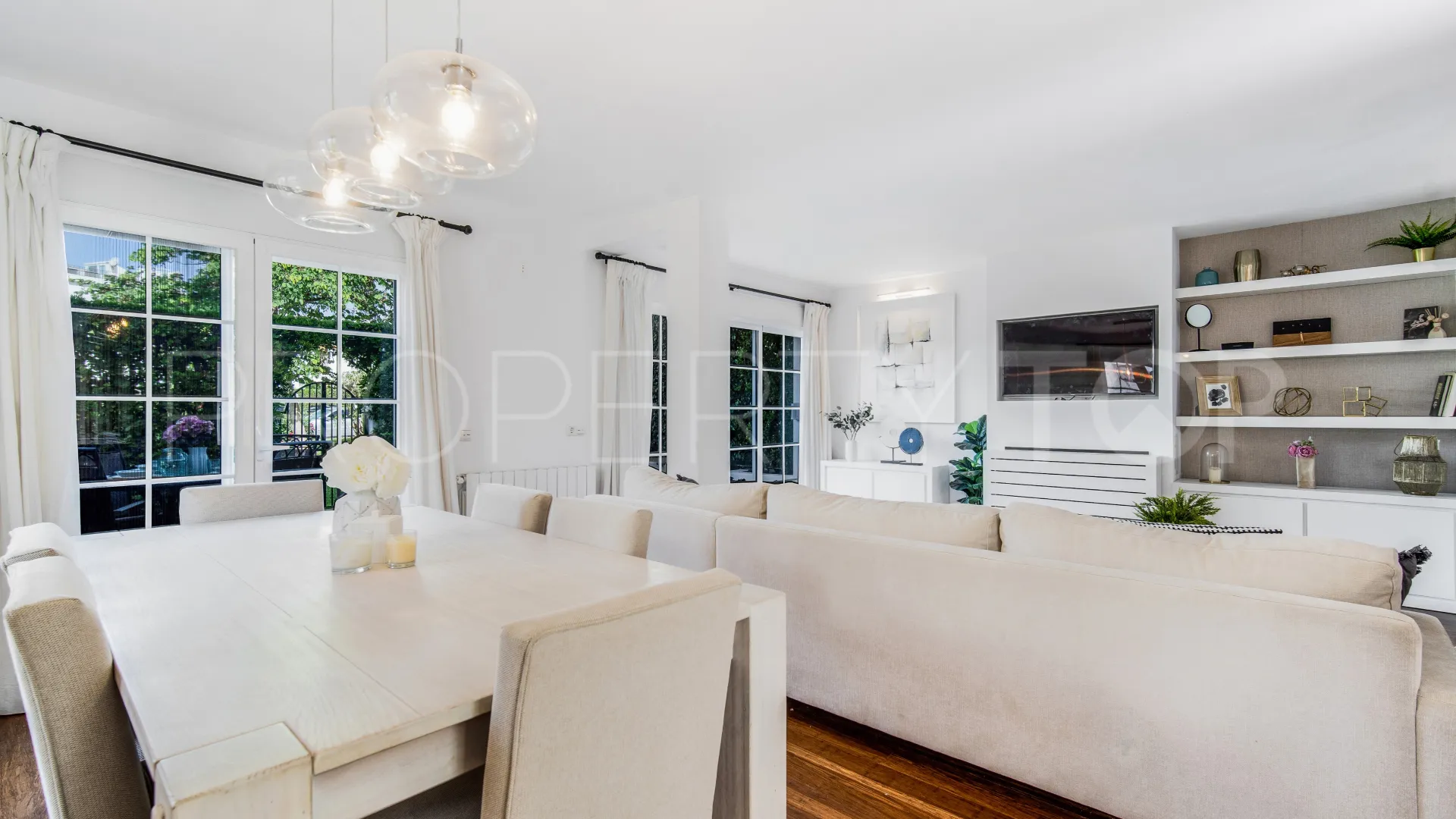 For sale town house with 4 bedrooms in Marbellamar