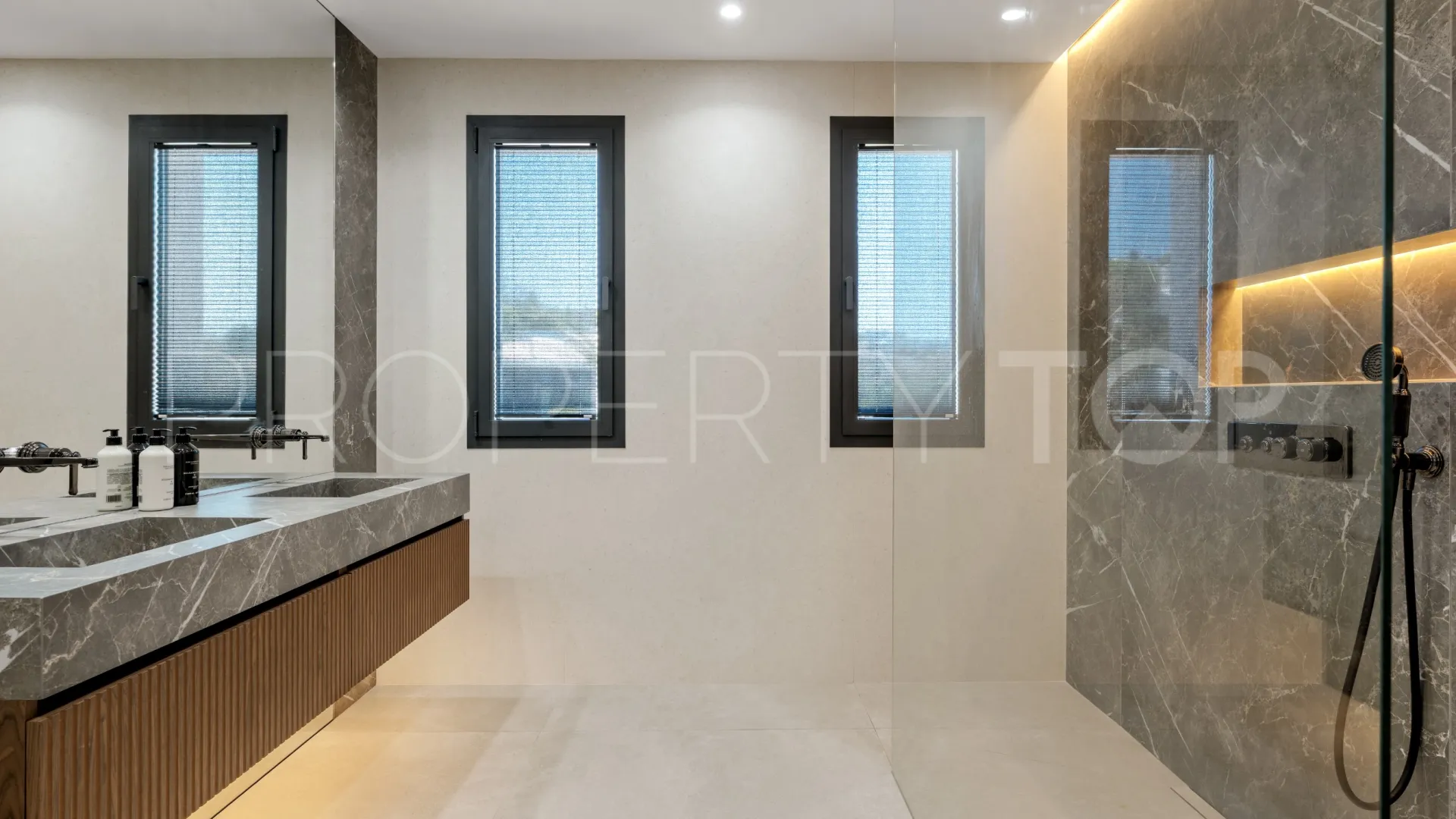 Villa for sale in Los Flamingos
