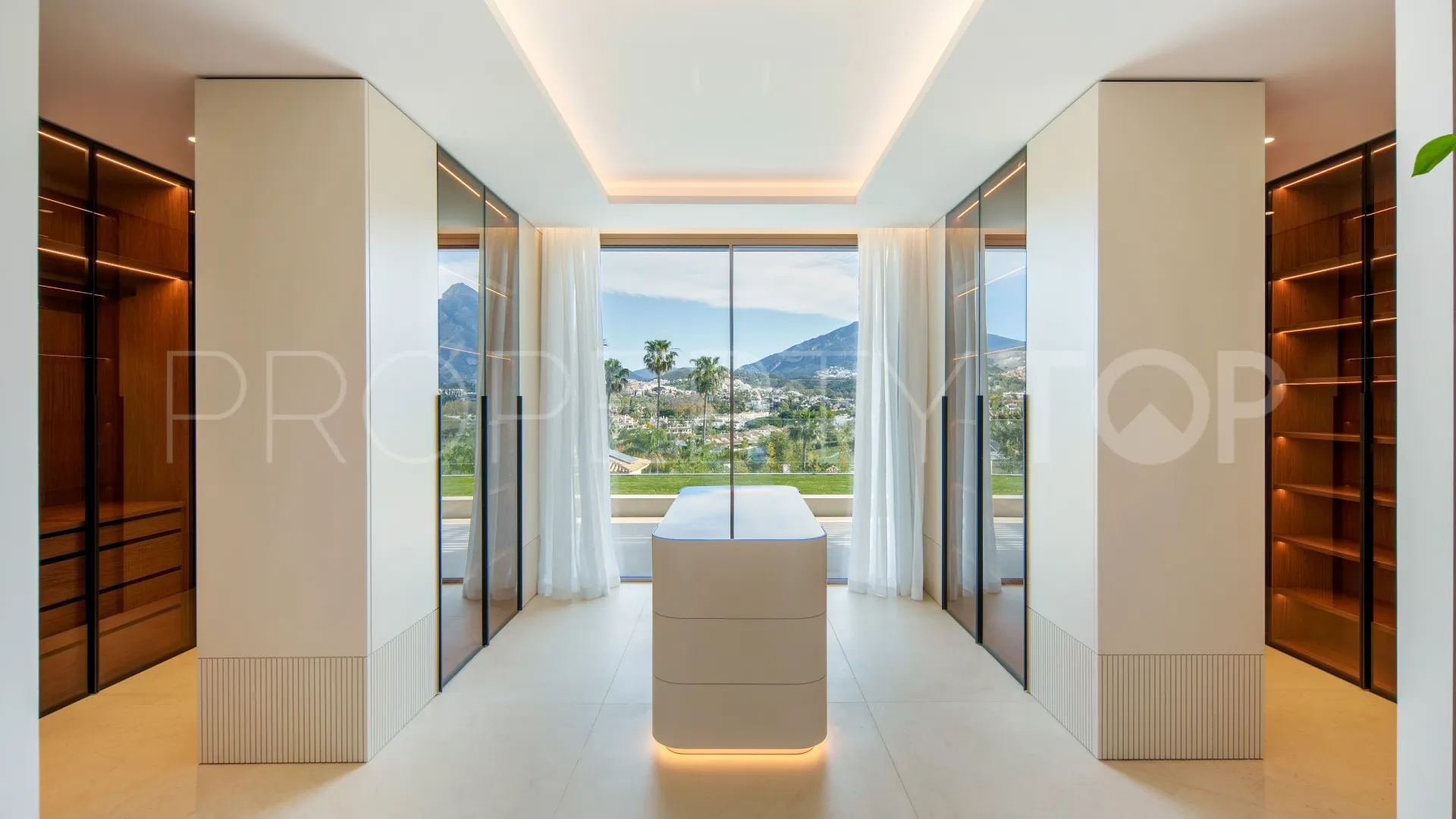 Villa en venta en Aloha de 5 dormitorios