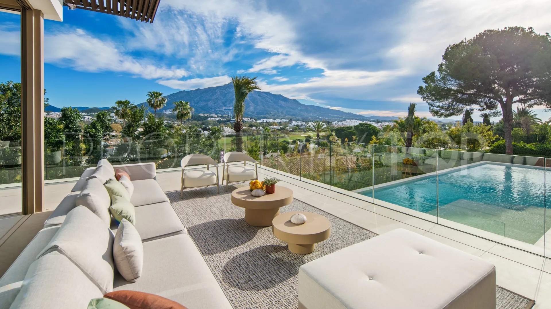 Villa en venta en Aloha de 5 dormitorios