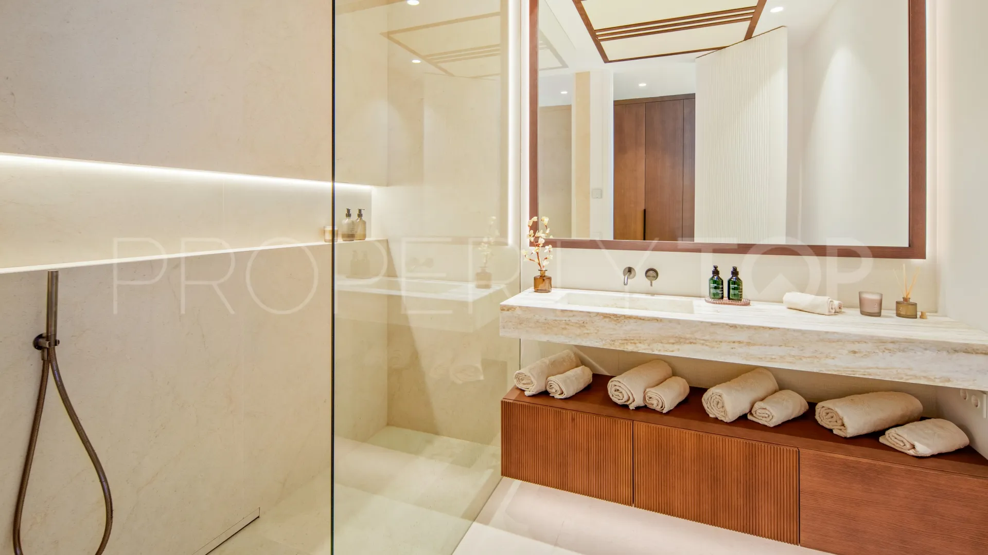 Villa en venta en Aloha de 5 dormitorios