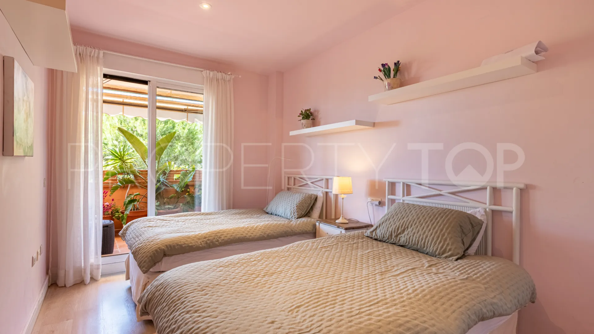 For sale apartment in Costa Nagüeles III with 3 bedrooms