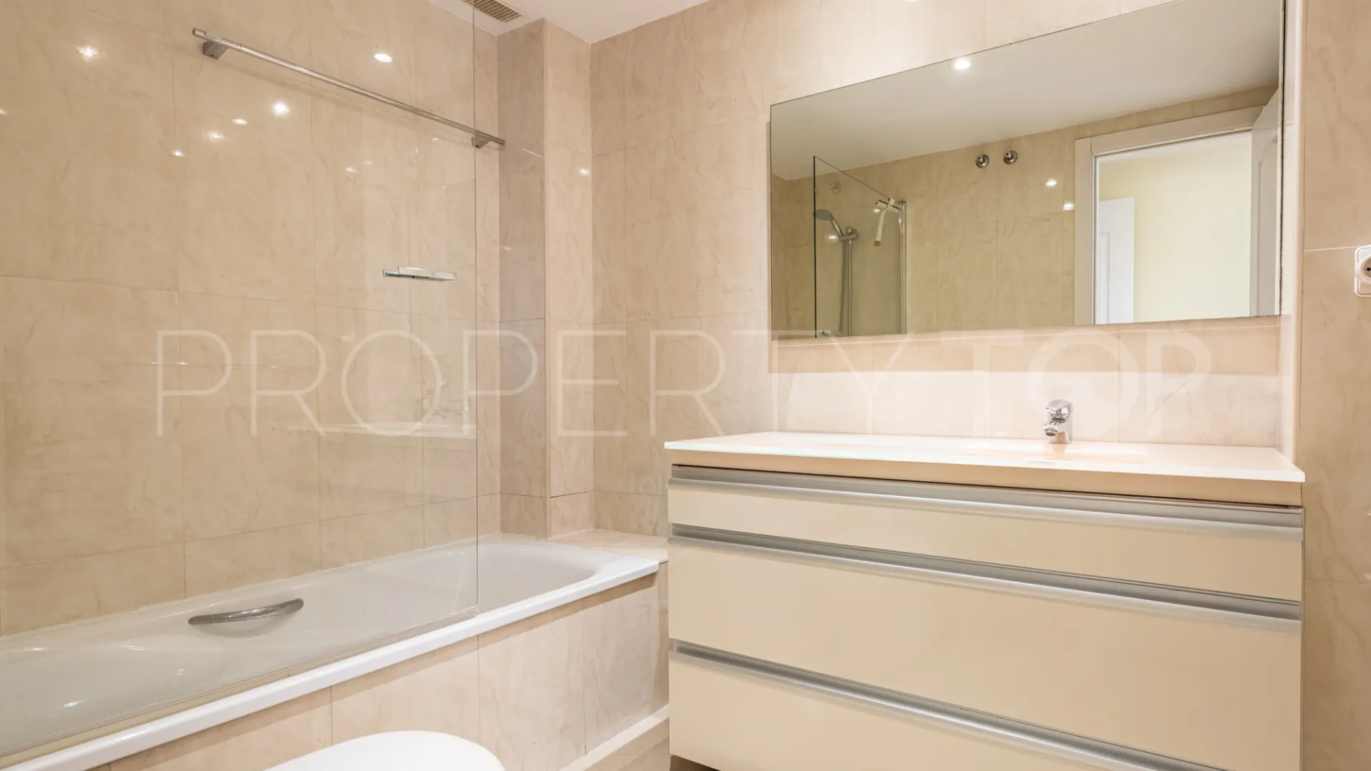 For sale apartment in Costa Nagüeles III with 3 bedrooms