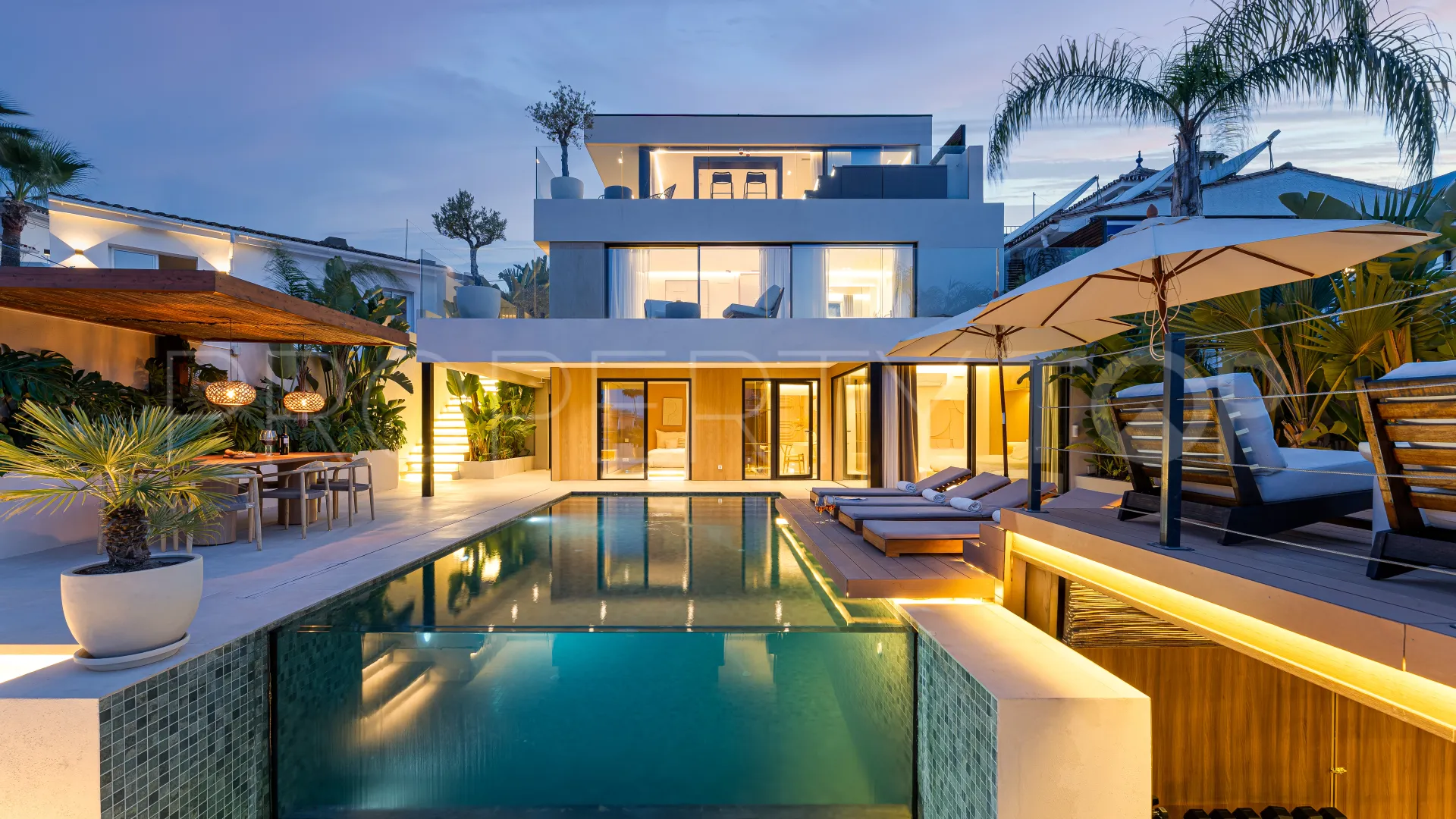Nueva Andalucia, villa con 5 dormitorios en venta