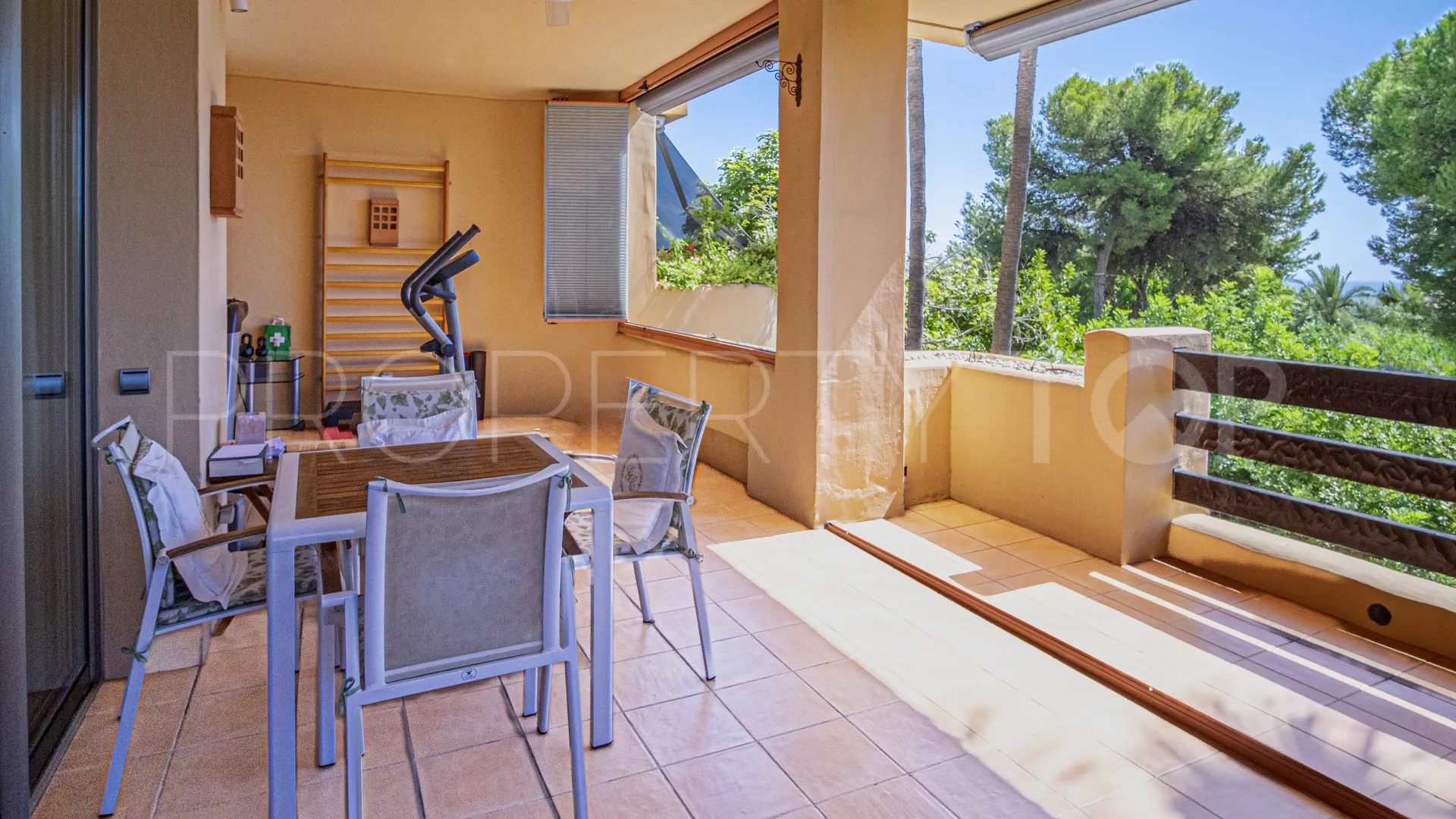 Apartment for sale in Mansion Club