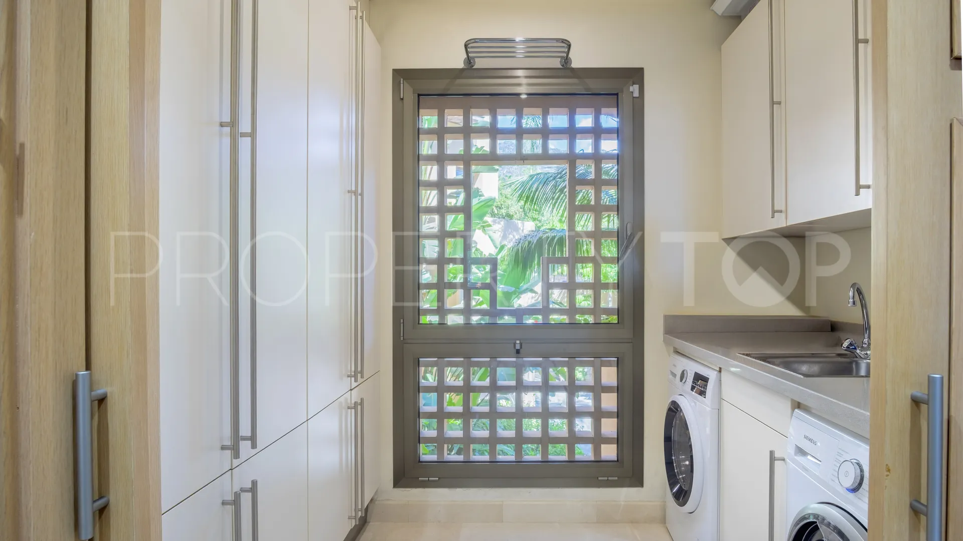 Apartment for sale in Mansion Club