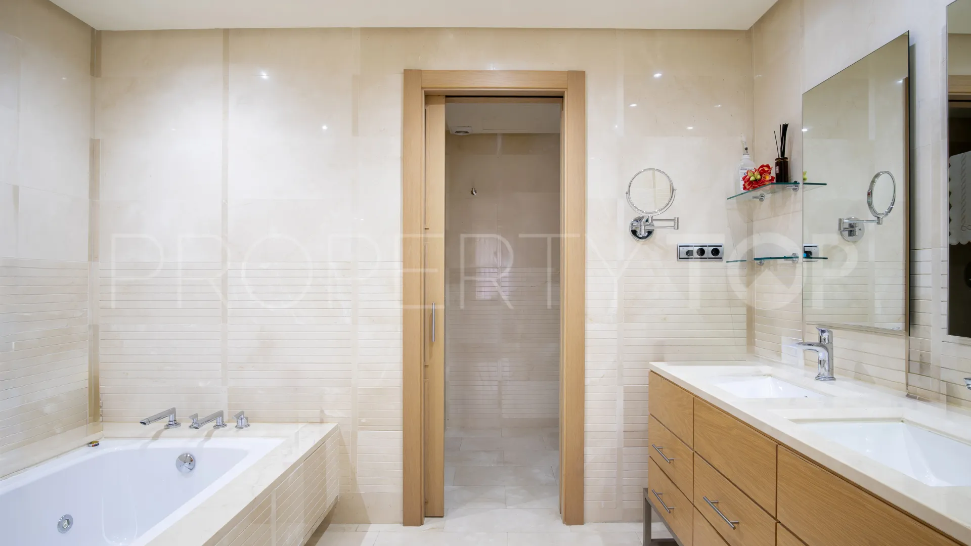 Apartment for sale in Mansion Club