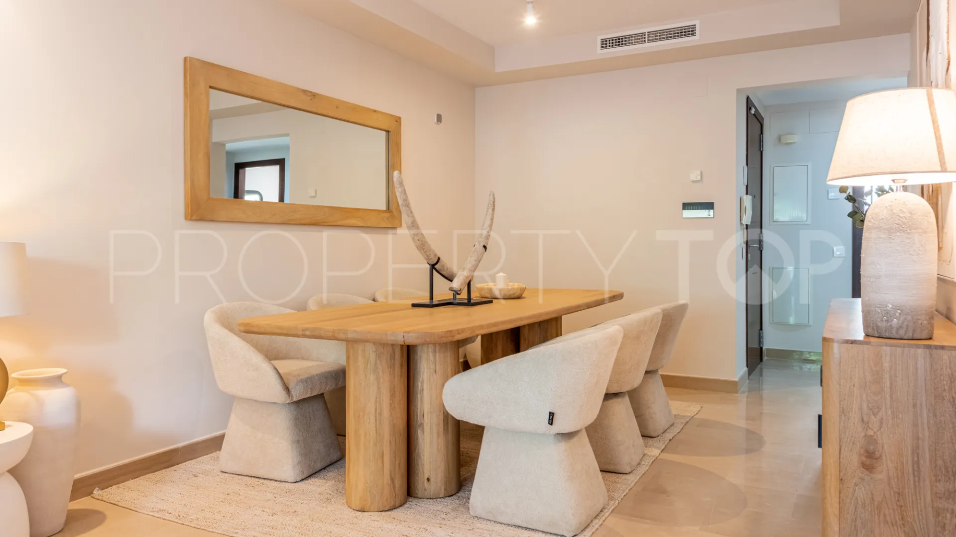 For sale 2 bedrooms apartment in Medina de Banús