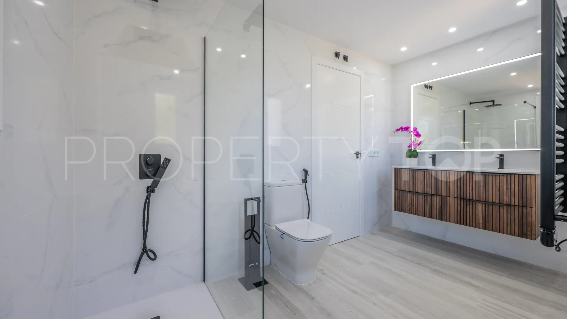 Apartamento en venta con 3 dormitorios en Altos de La Quinta